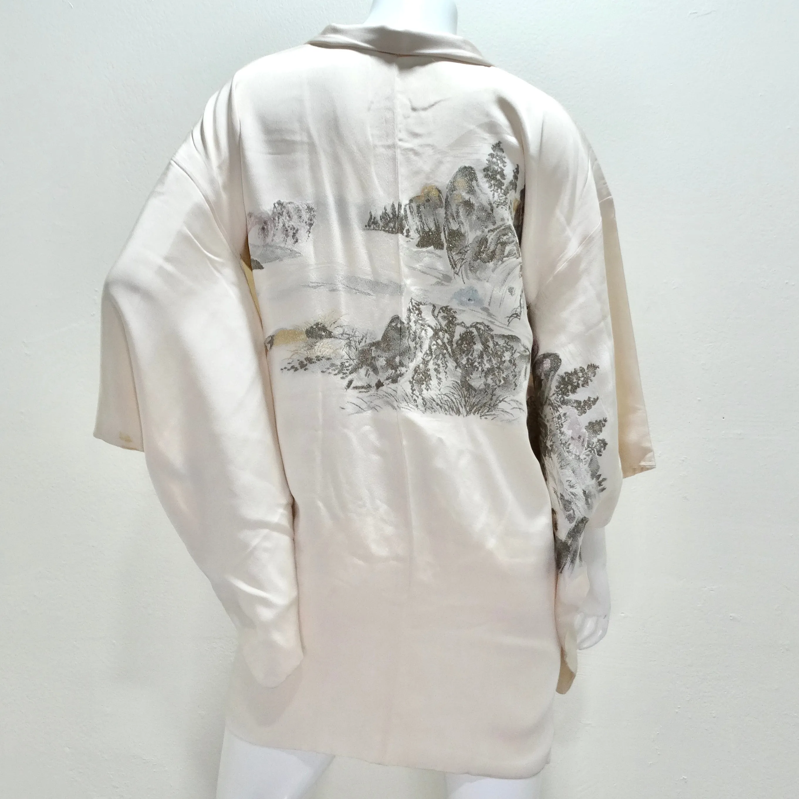 1970s Handmade Japanese Ivory Silk Kimono