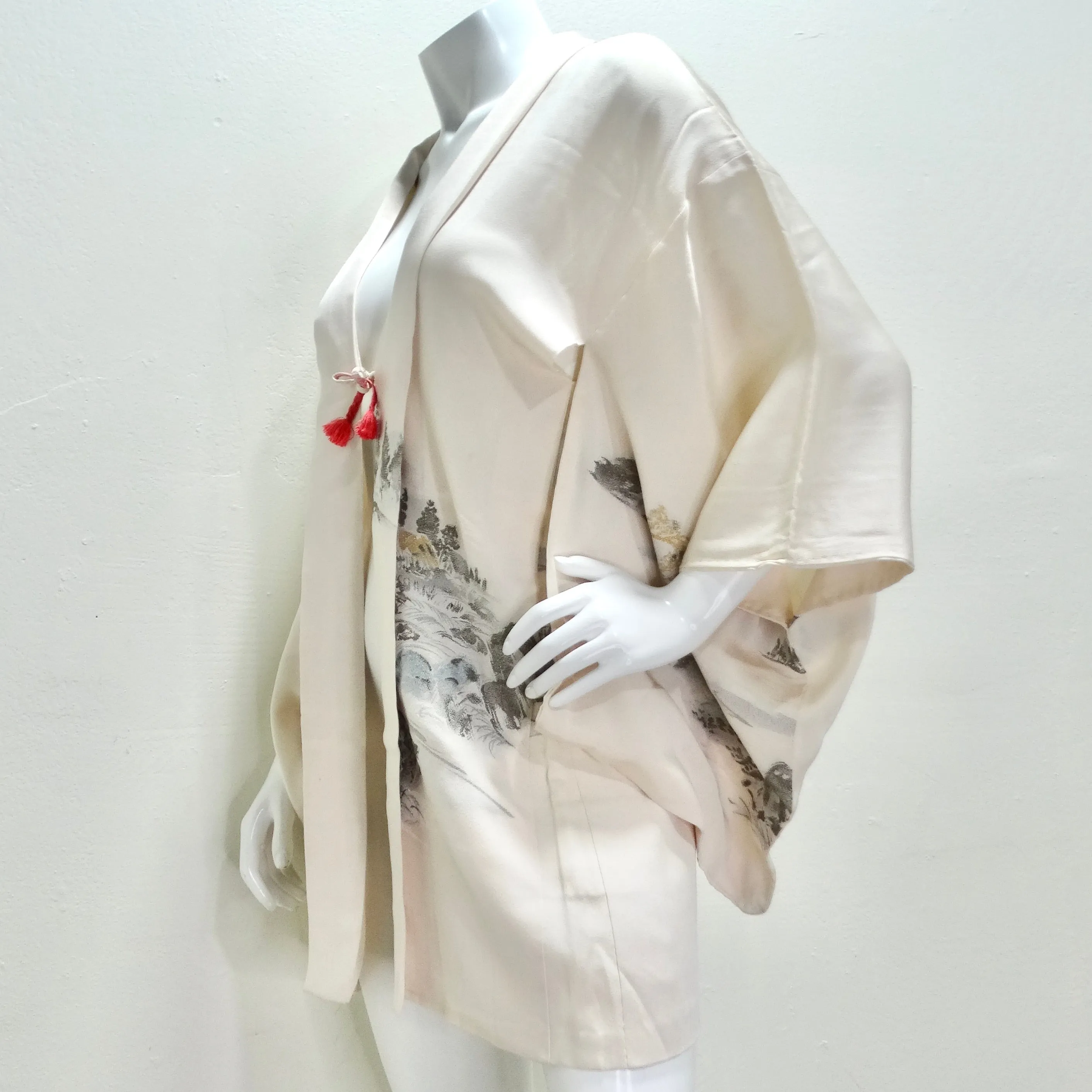 1970s Handmade Japanese Ivory Silk Kimono