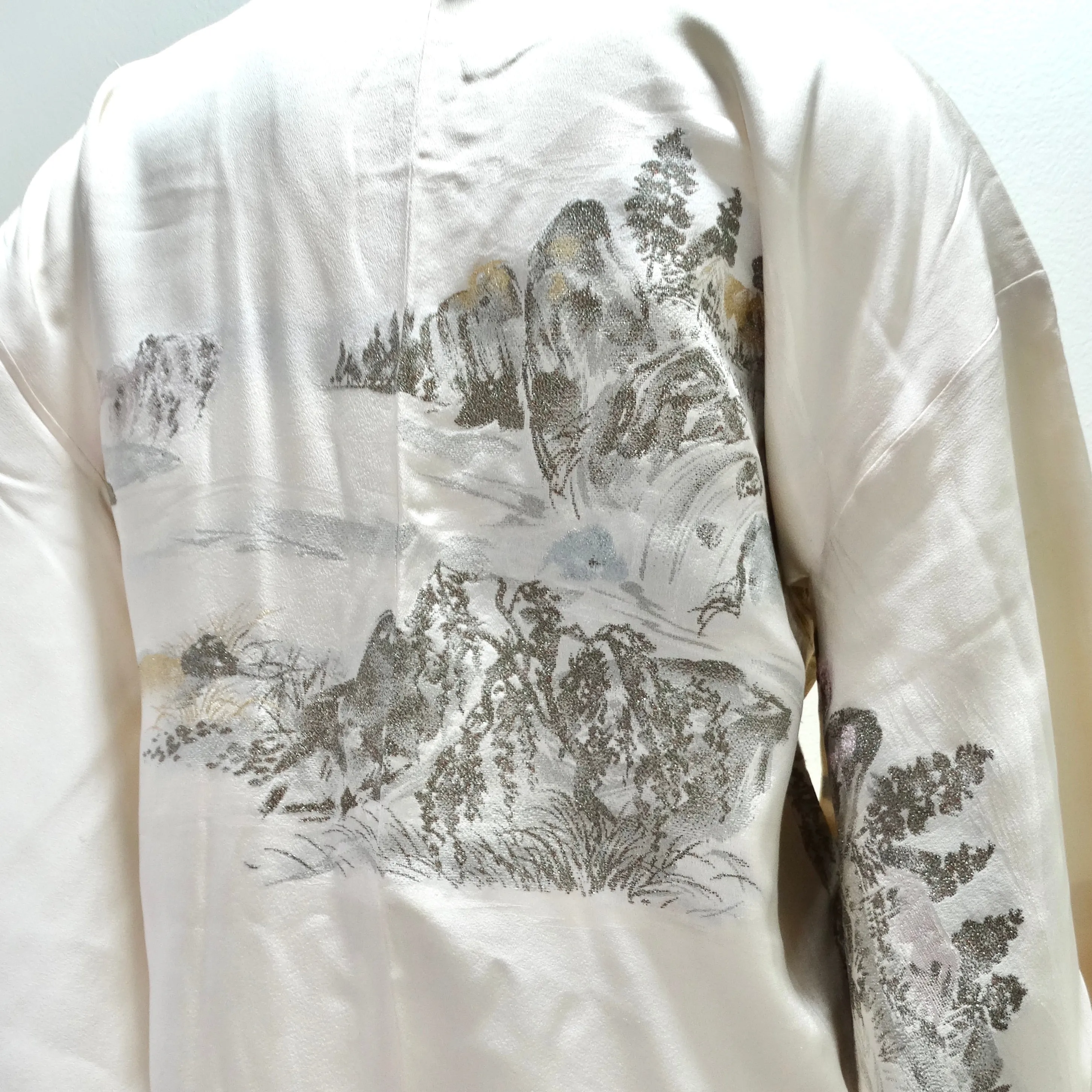 1970s Handmade Japanese Ivory Silk Kimono