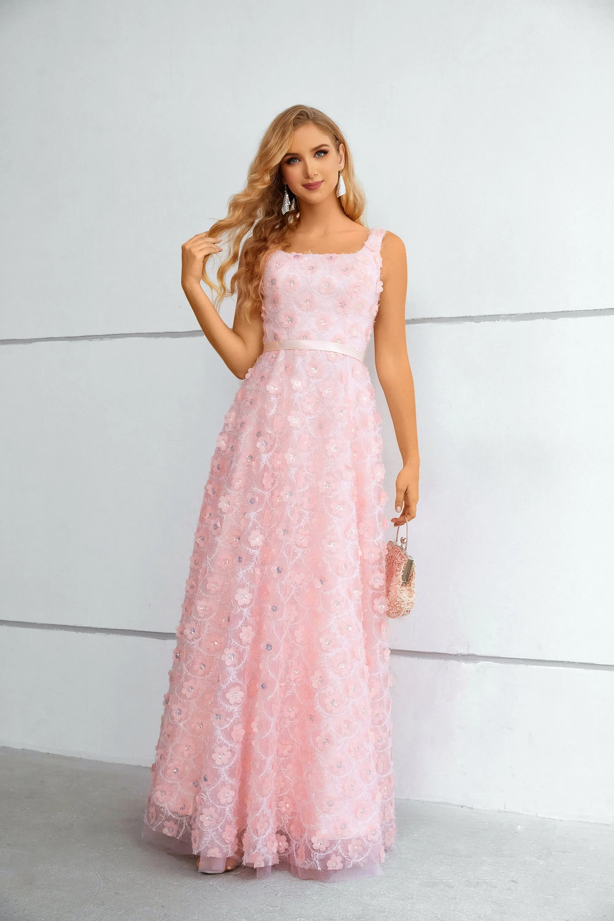 A-line Square Lace Applique Floor-length Sleeveless Backless Prom Dress