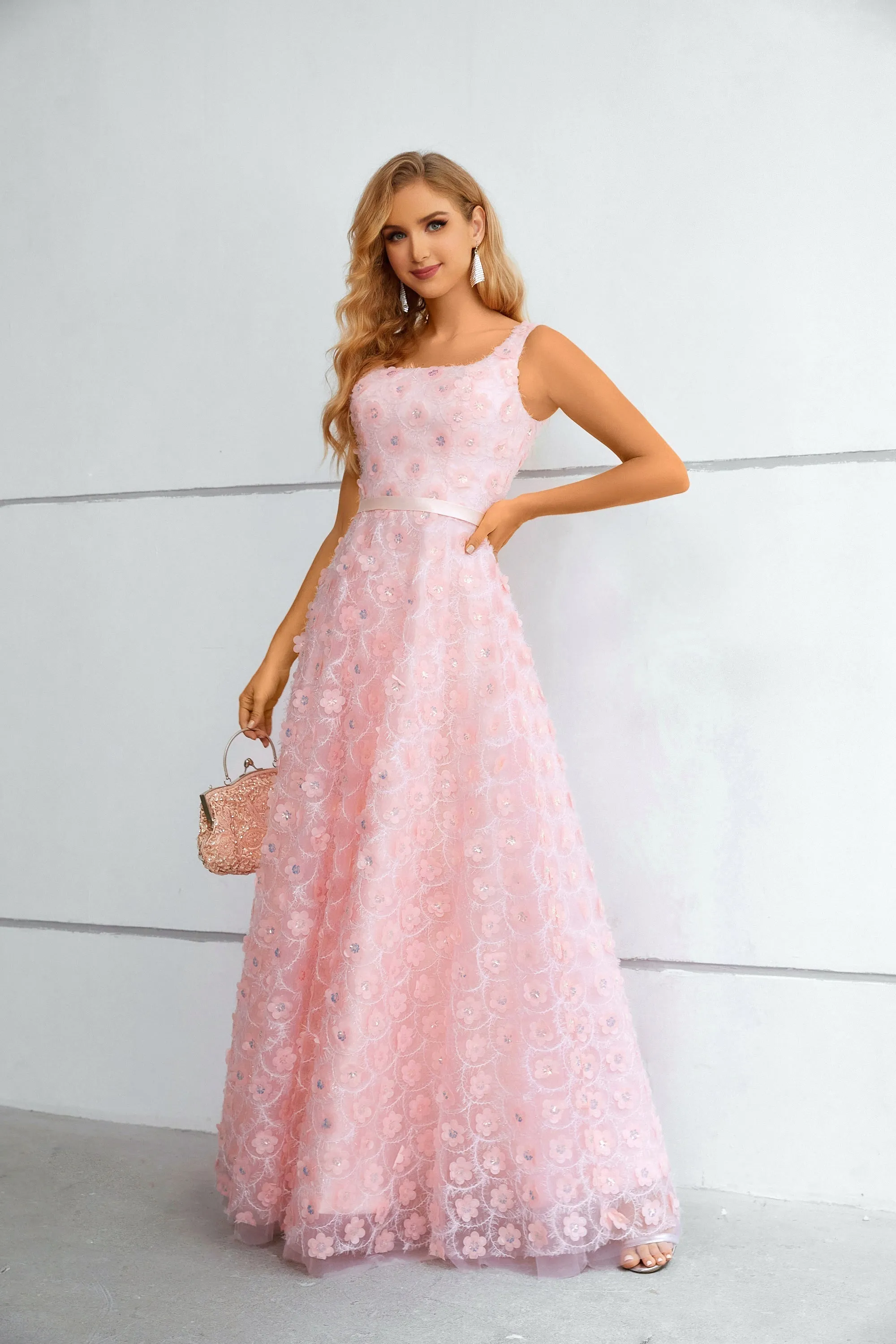A-line Square Lace Applique Floor-length Sleeveless Backless Prom Dress