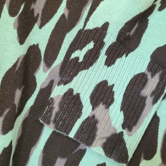 AGB Teal/Black Leopard Print V-Neck Cotton Sweater Midi Dress - Medium - EUC