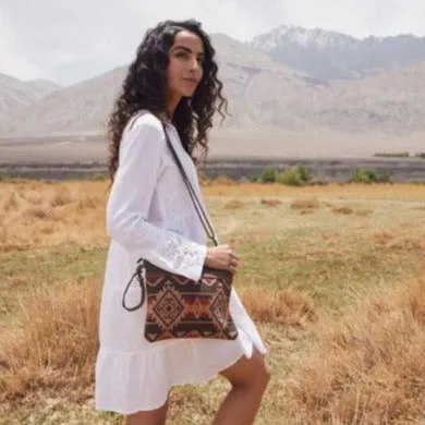 Besa Crossbody