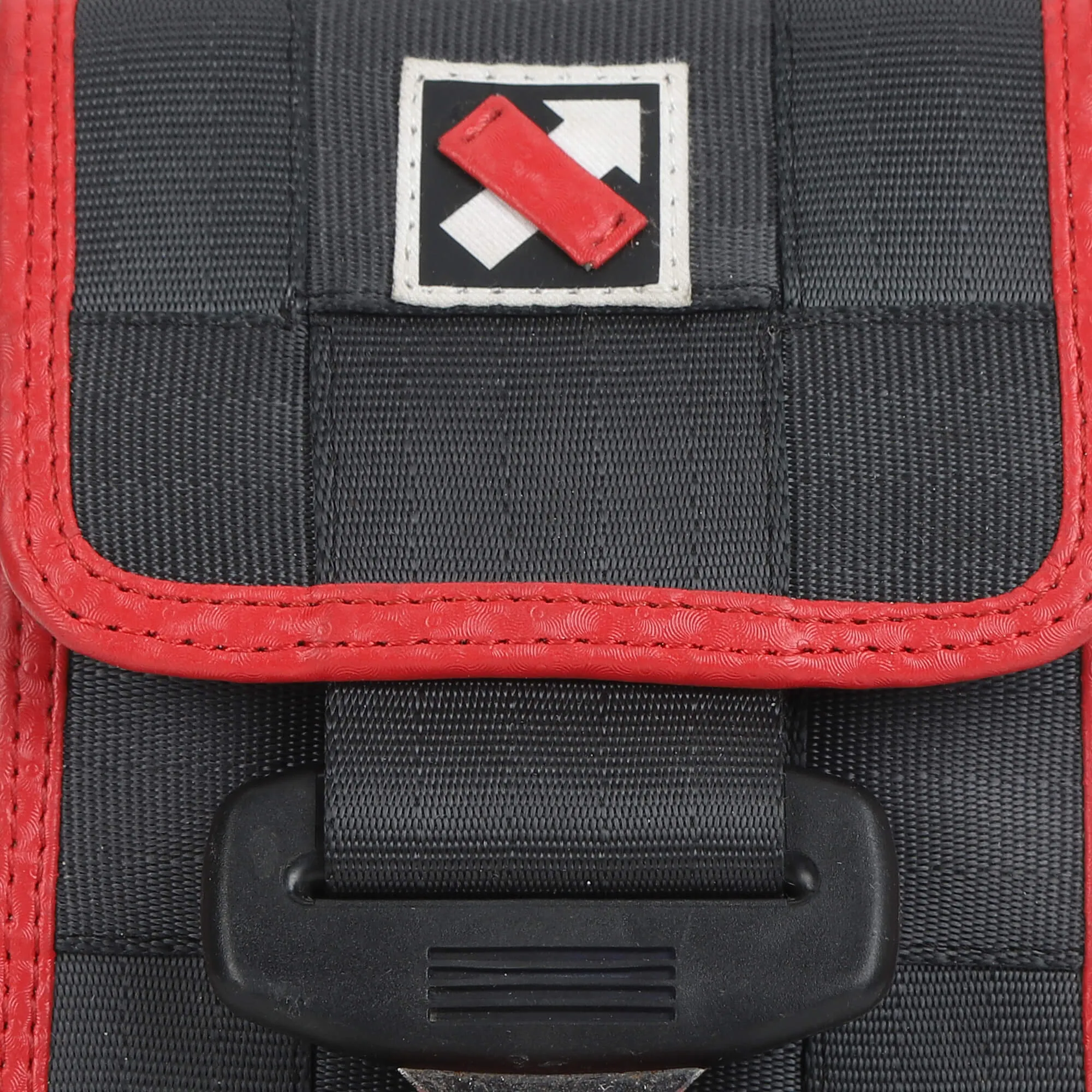 BUCKLE UP 193.1 CROSSBODY SLING