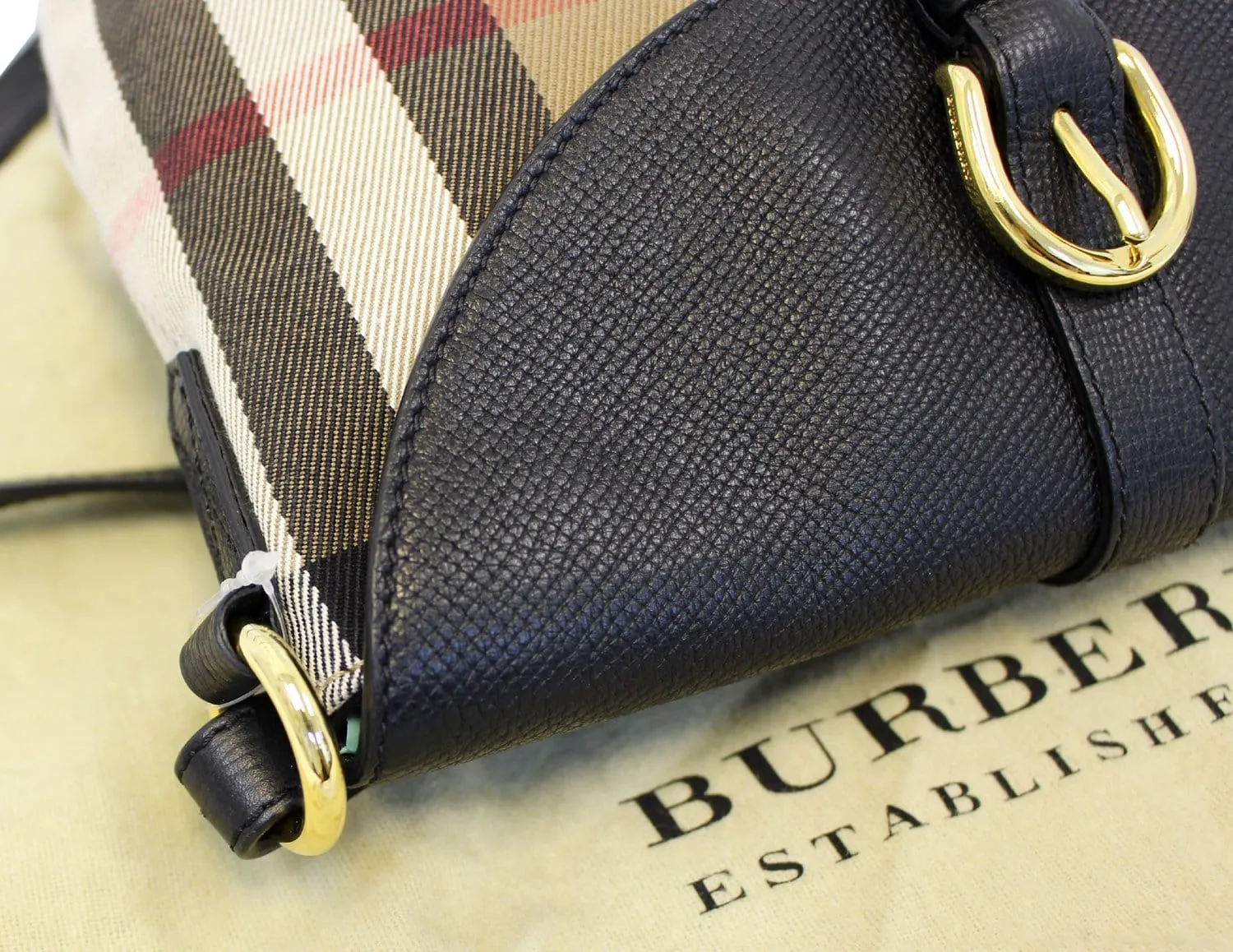 BURBERRY Black Leather House Check Horseshoe Milton Crossbody Bag