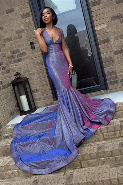 Chic Deep V-Neck Sleeveless Prom Dresses New Arrival Halter Memaiad Sequins Evening Gowns