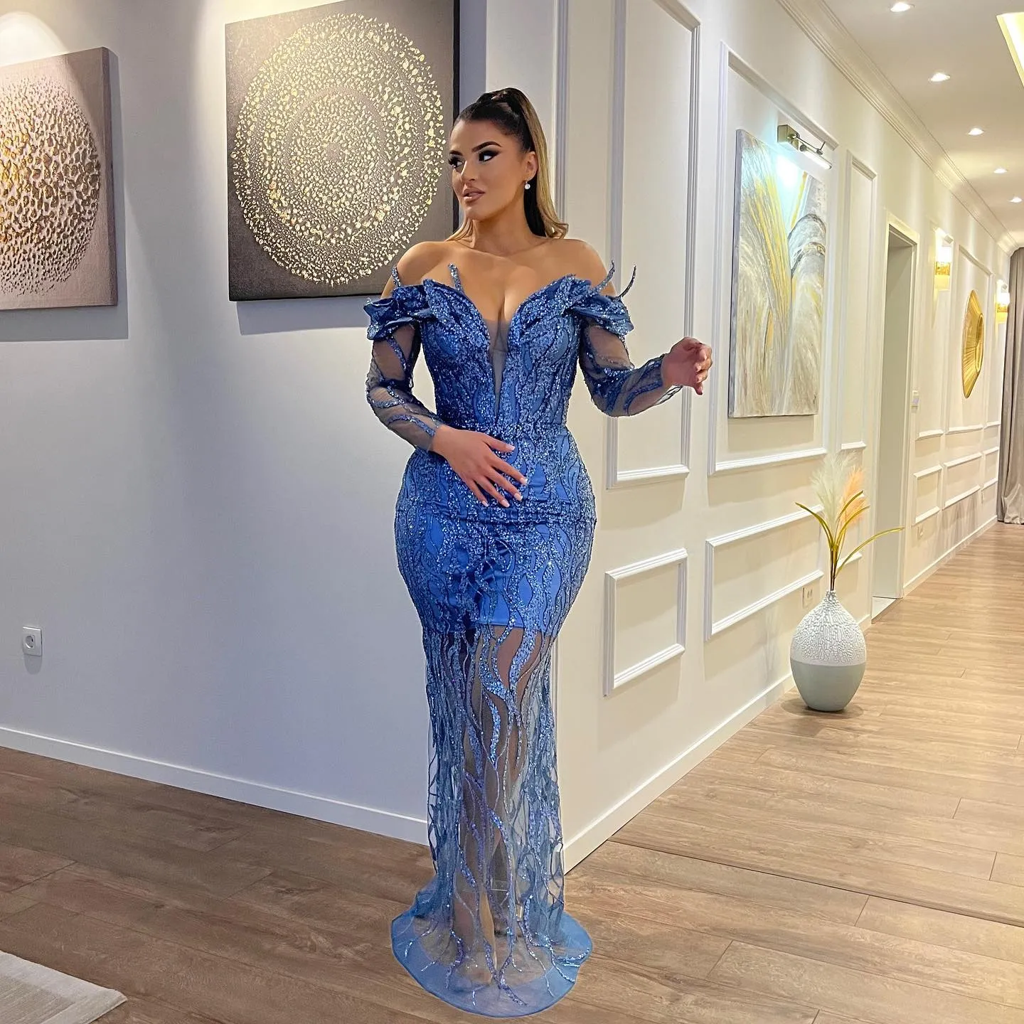 Classic V-Neck Long Sleeves Sheath Mermaid Lace Prom Dresses