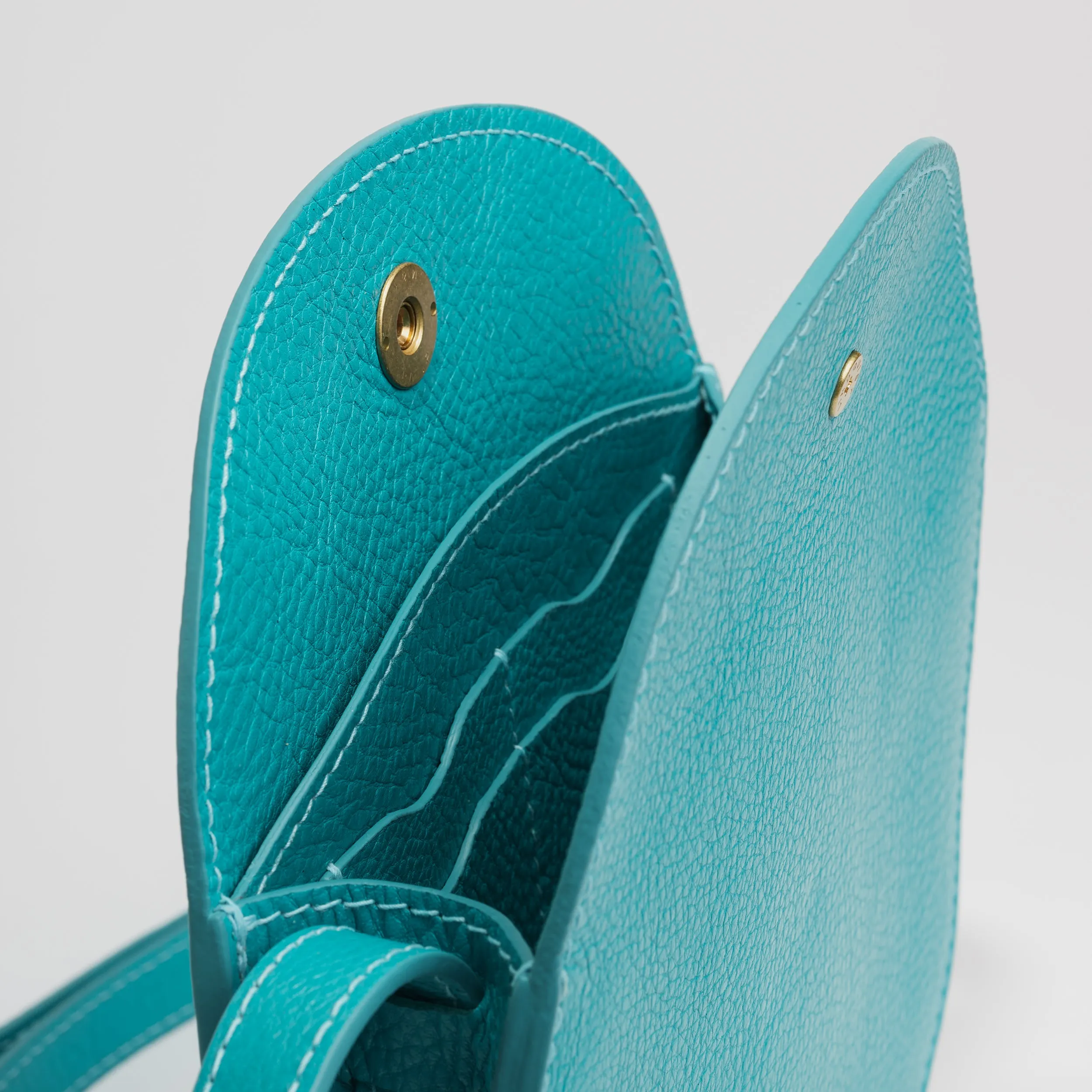 Eggi in Turquoise
