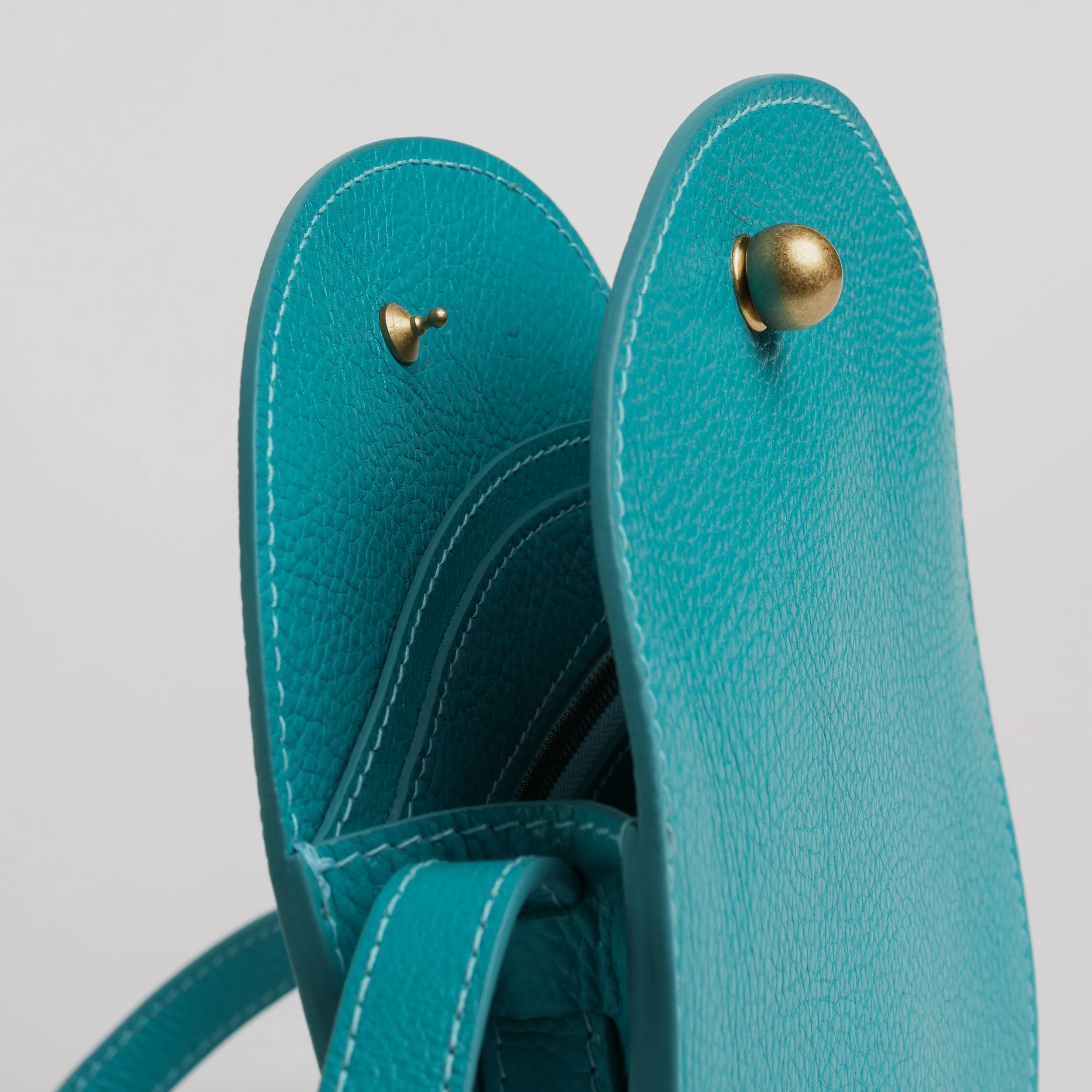 Eggi in Turquoise