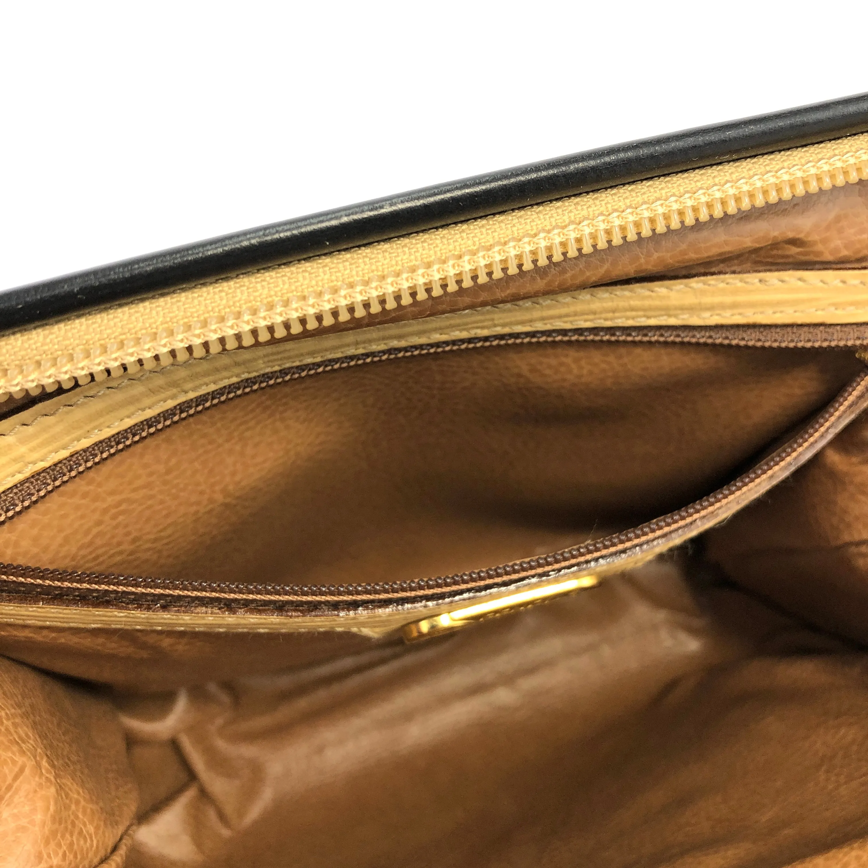 FENDI Logo Embossed Leather One Handle Handbag Beige Vintage Old 8dd845