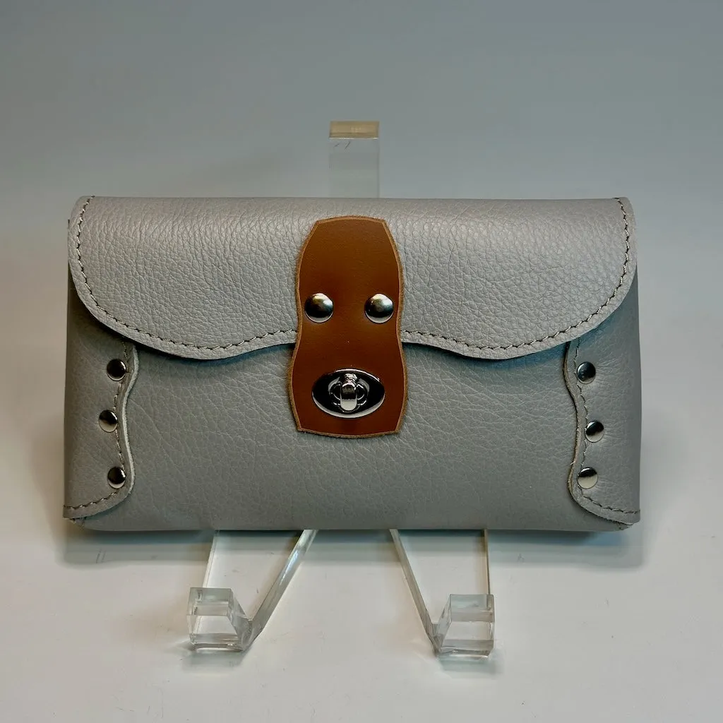 GREY AND TAN LEATHER CARRY ALL POUCH WITH FRONT CLASP CLOSURE  IIW104