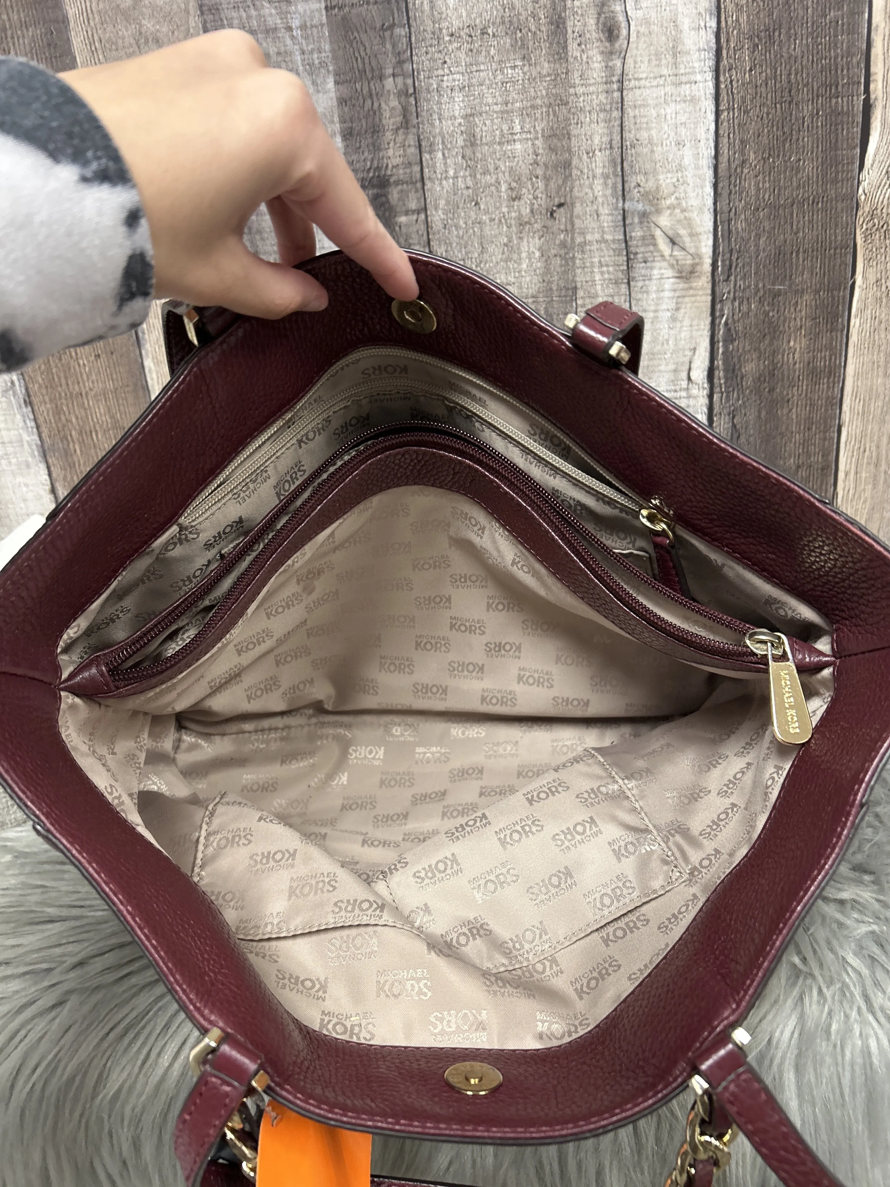 Handbag Designer By Michael Kors  Size: Large