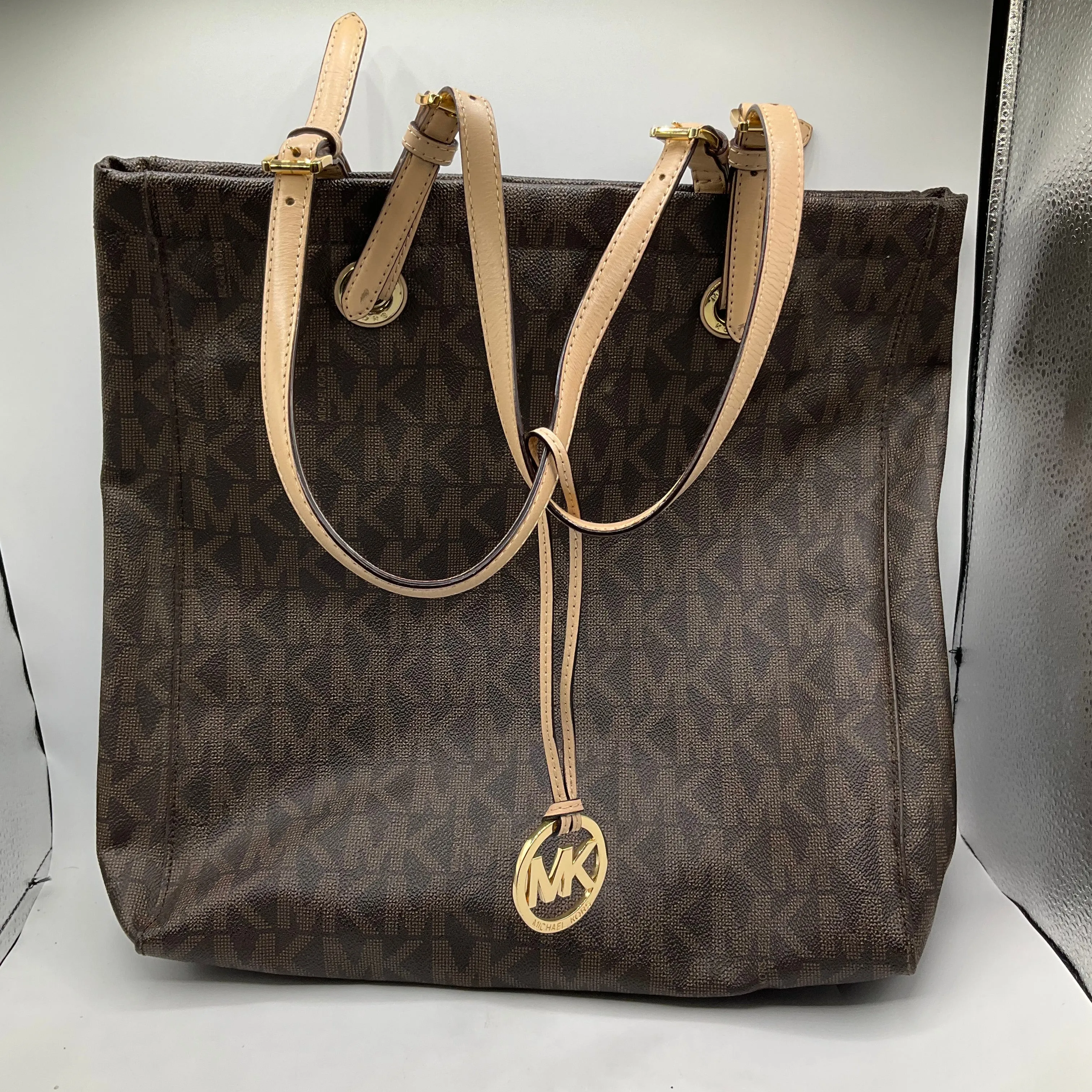 Handbag Designer By Michael Kors, Size: Medium
