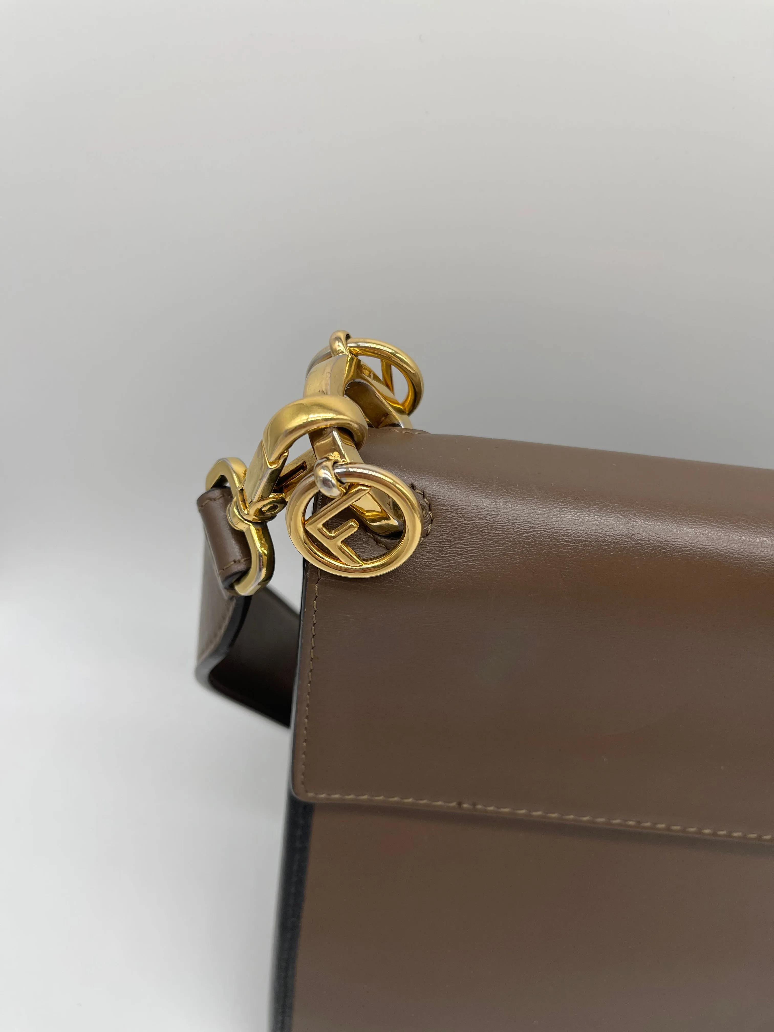 Handbag Luxury Designer By Fendi, Size: Medium