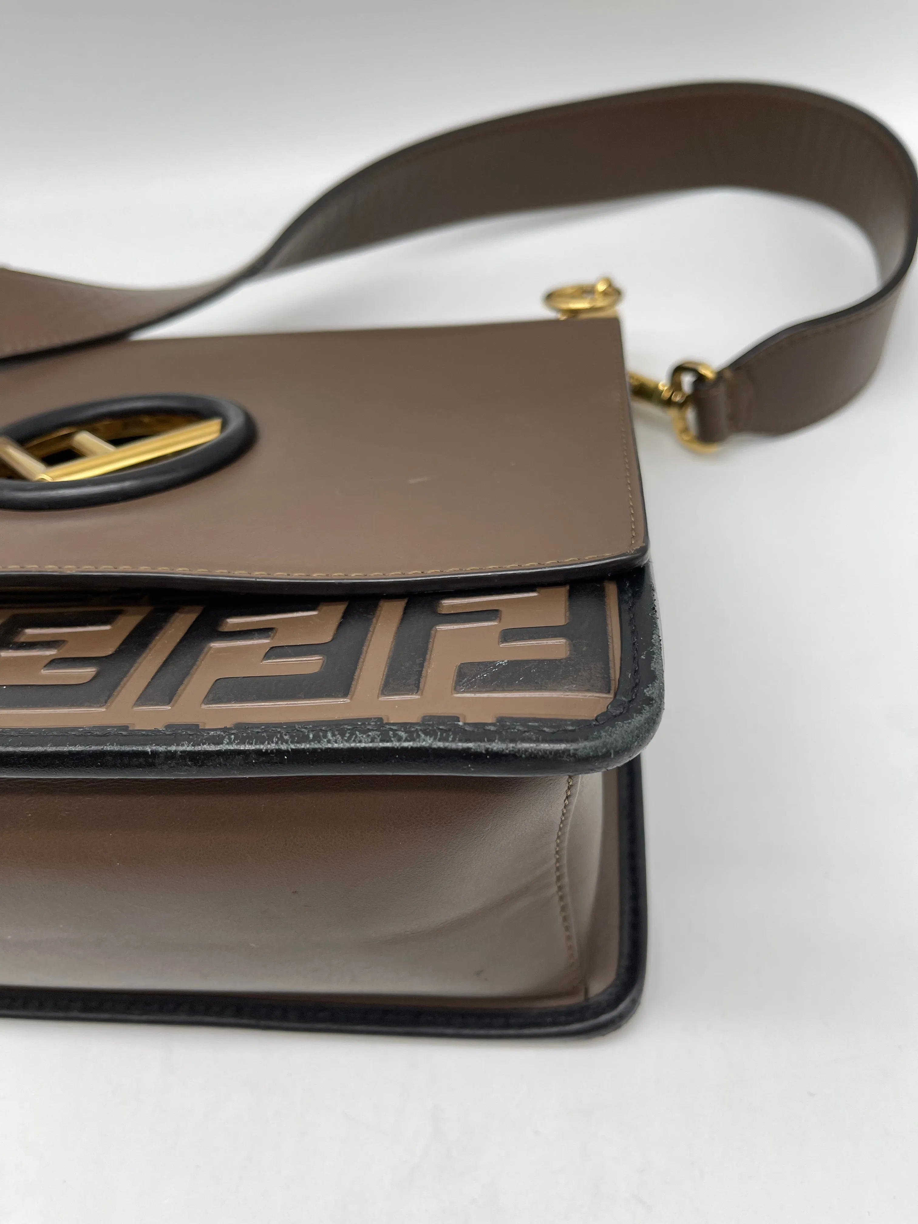 Handbag Luxury Designer By Fendi, Size: Medium
