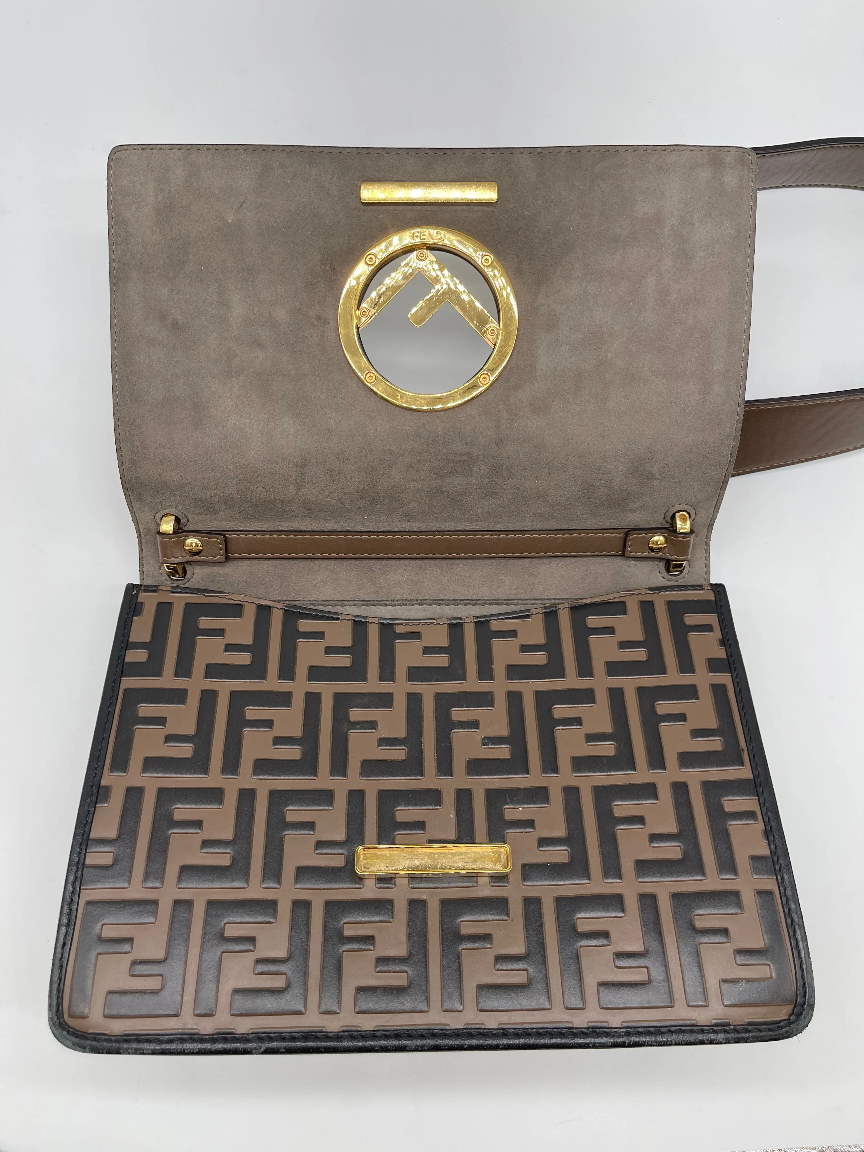 Handbag Luxury Designer By Fendi, Size: Medium