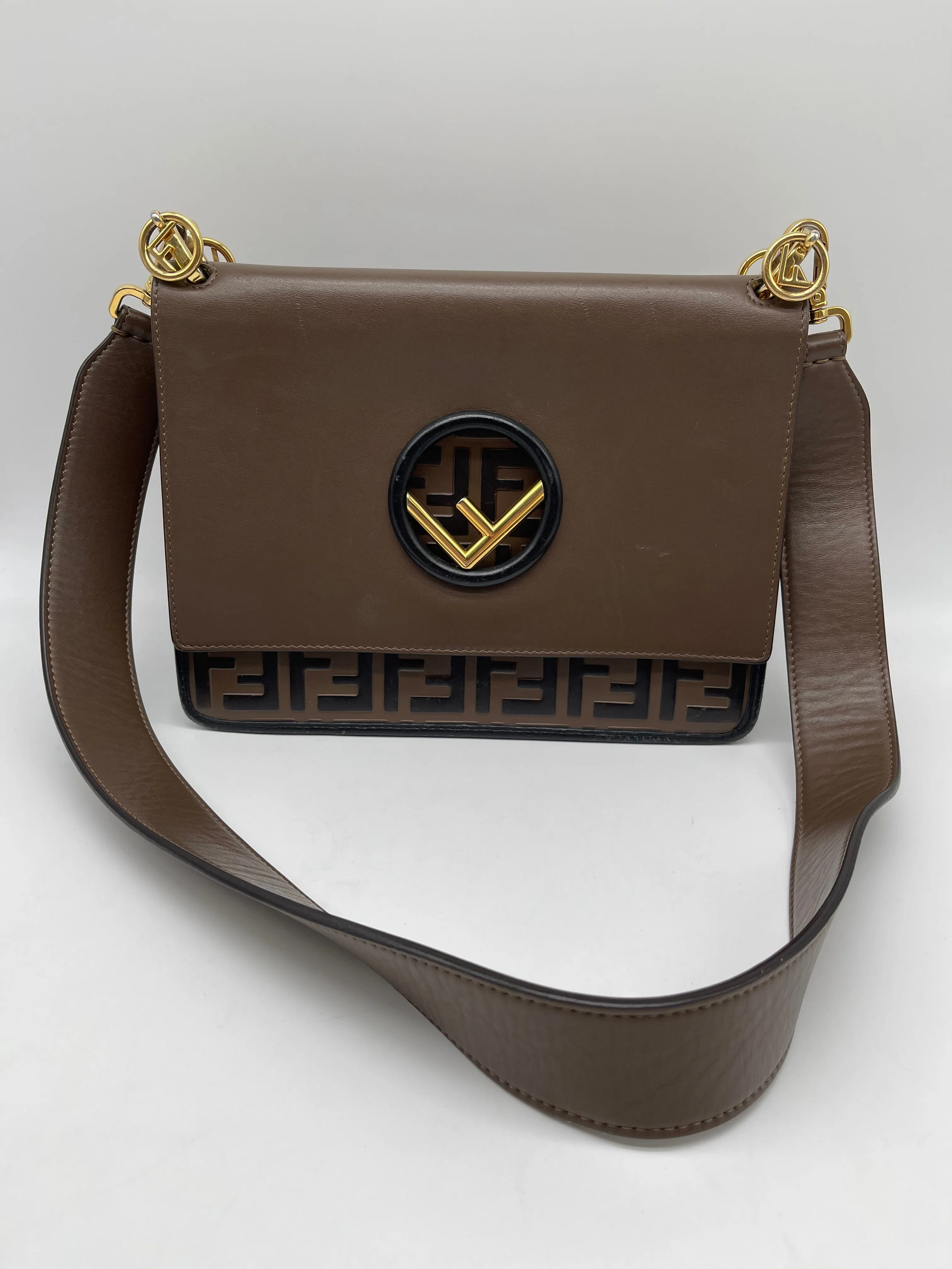 Handbag Luxury Designer By Fendi, Size: Medium