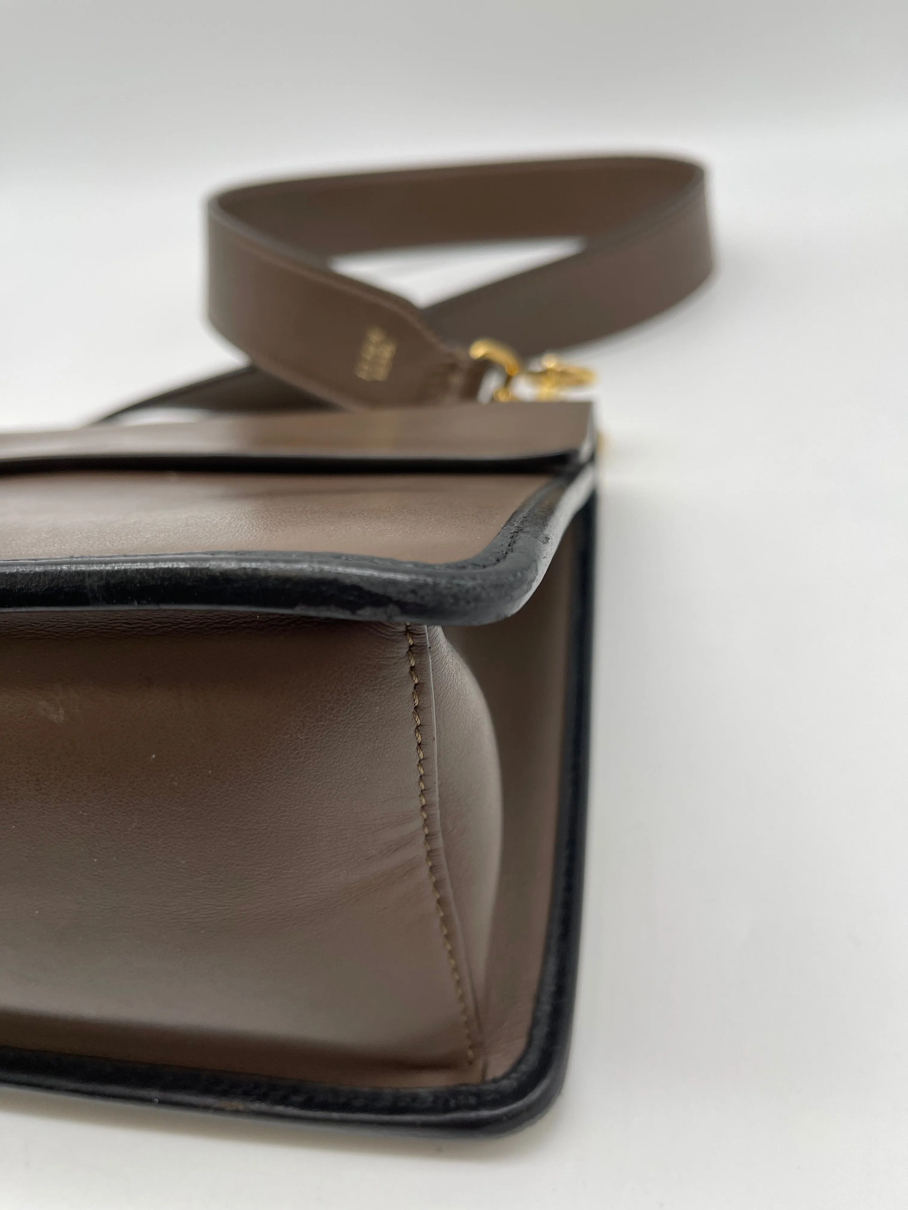 Handbag Luxury Designer By Fendi, Size: Medium