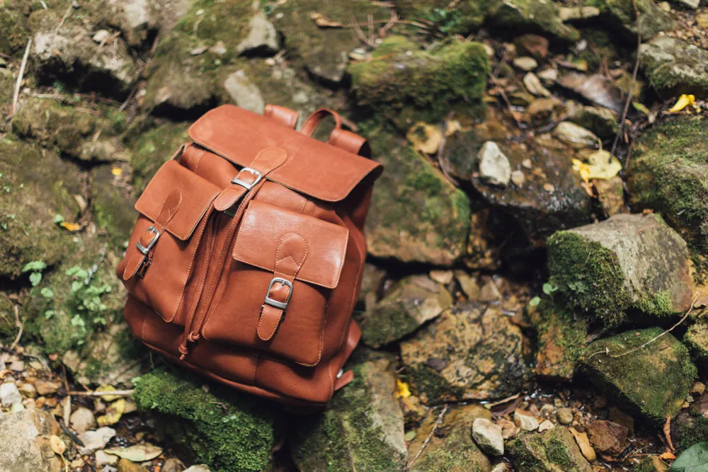 LARGE BUCKLE-FLAP BACKPACK