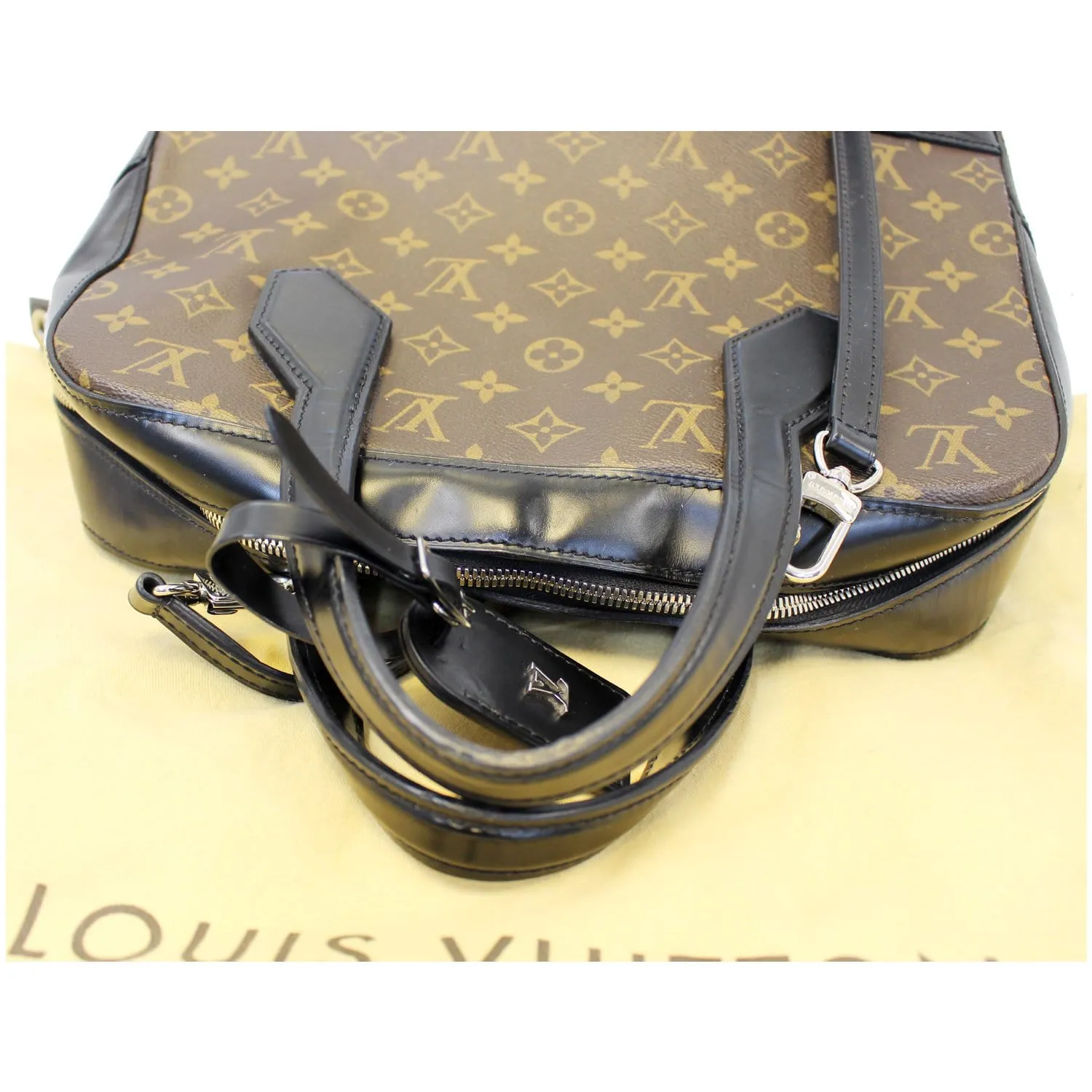 LOUIS VUITTON Dora MM Monogram Canvas Shoulder Handbag Black