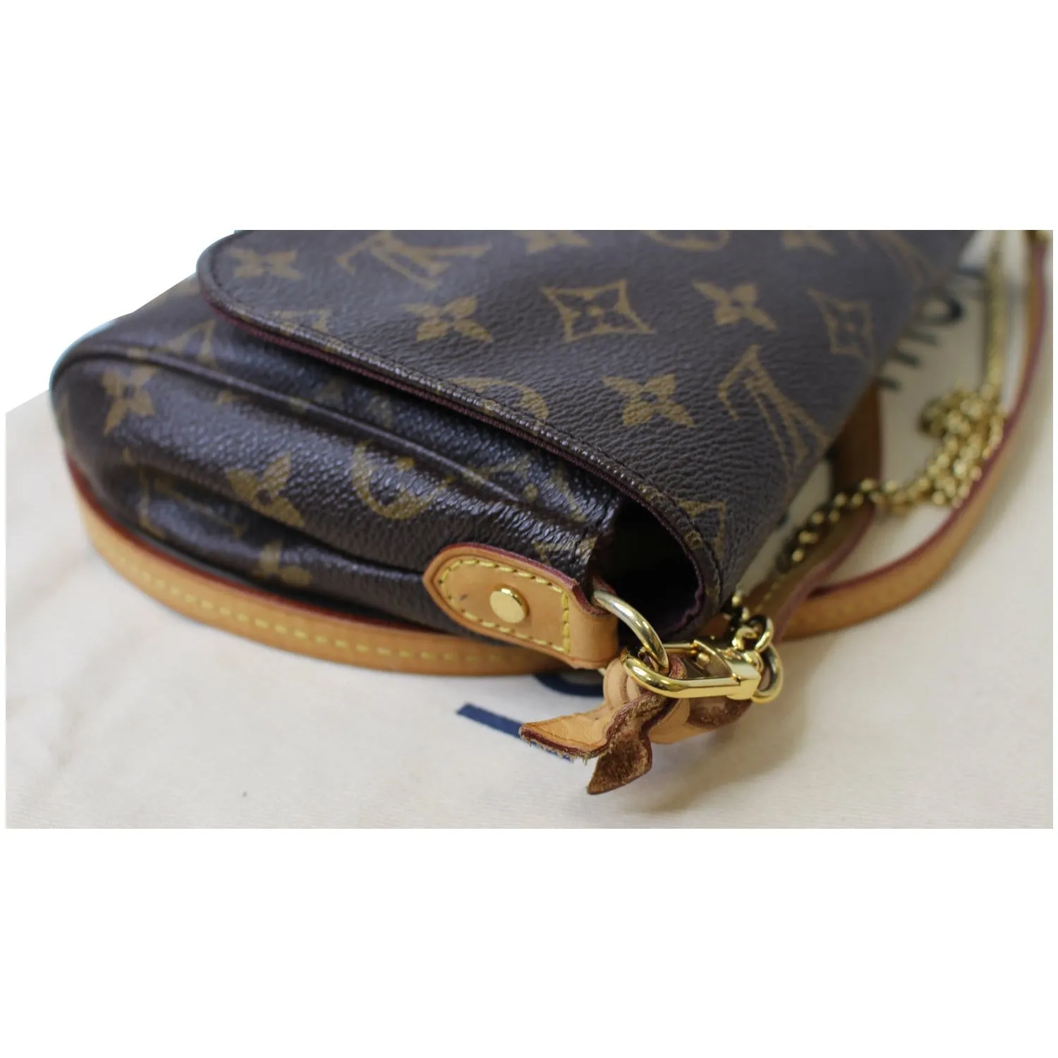 LOUIS VUITTON Favorite MM Monogram Canvas Crossbody Bag Brown