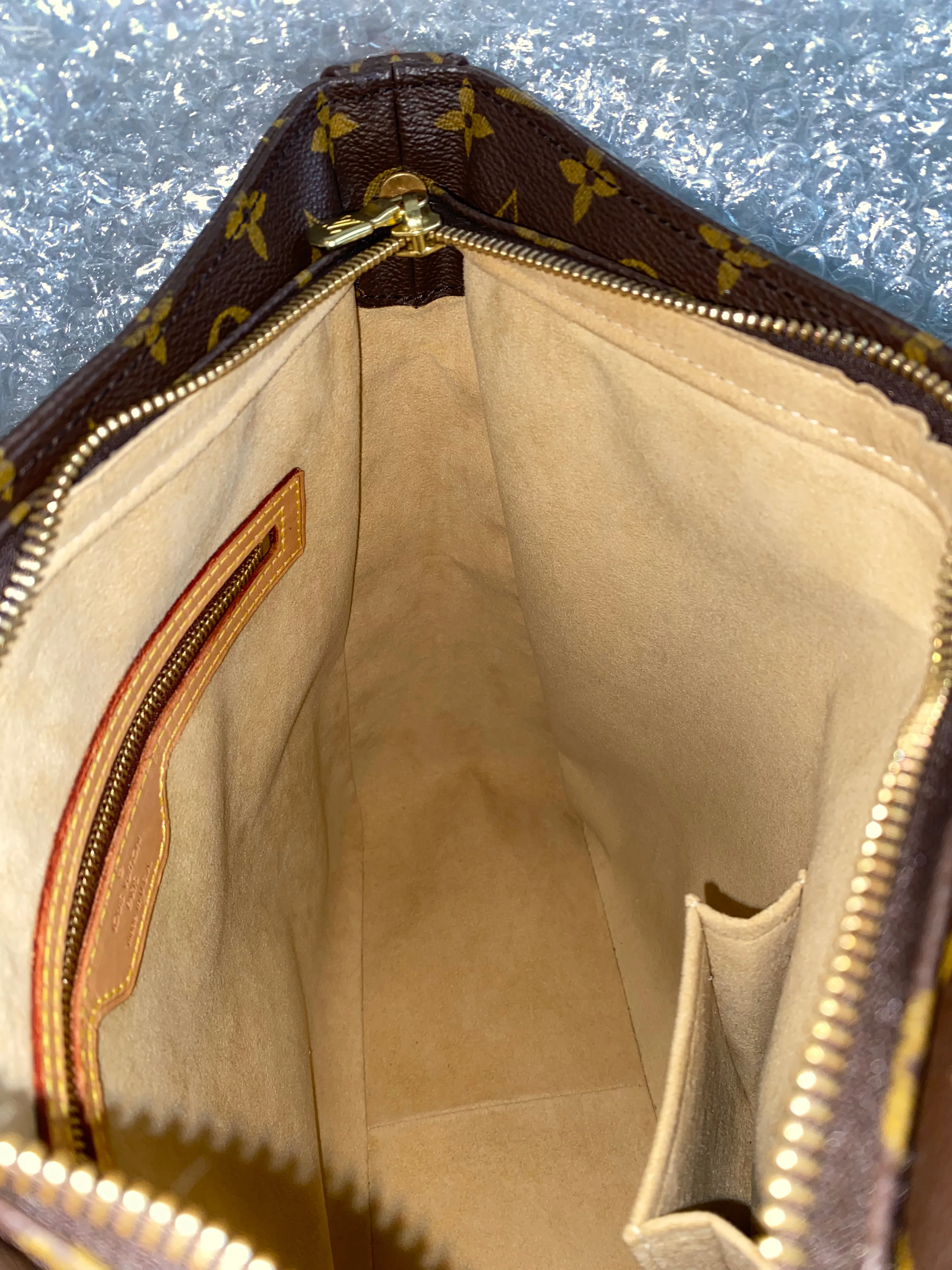 Louis Vuitton Looping GM Monogram Canvas Shoulder Bag