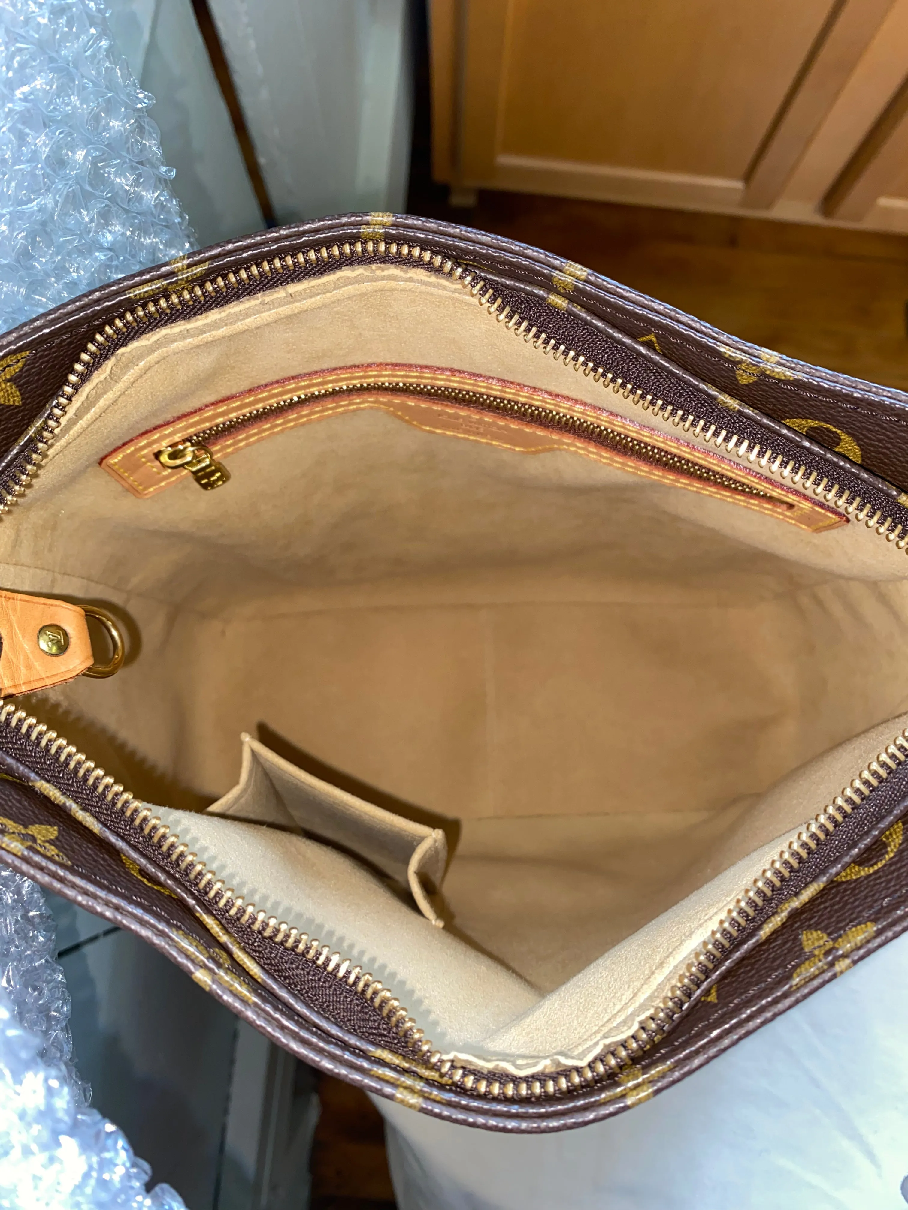 Louis Vuitton Looping GM Monogram Canvas Shoulder Bag