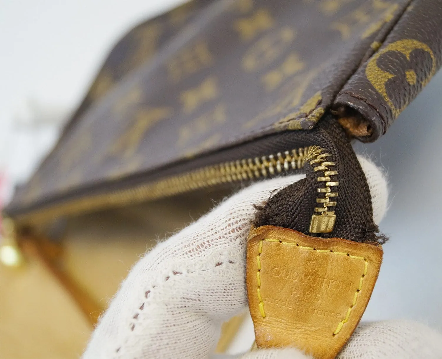 LOUIS VUITTON Monogram Canvas Pochette Accessoires Handbag