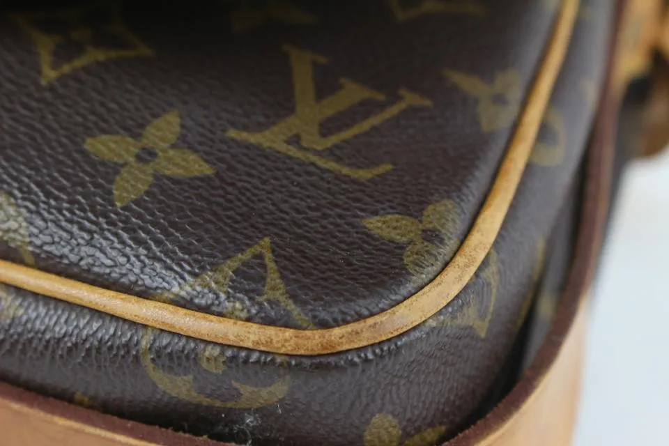 Louis Vuitton Monogram Cartouchiere MM Crossbody Bag 104lv41