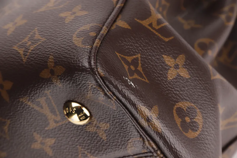 LOUIS VUITTON VENUS HANDBAG (M41738)RED LEATHER & MONOGRAM CANVAS GOLD HARDWARE, WITH STRAP, KEYS, LOCK & DUST COVER