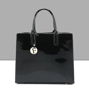 <bold>Tote  / Shoulder Bag  <br>Vegan-Leather