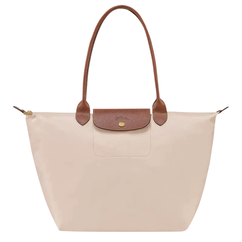 LuxeChic Handbag – Elegant and Practical Everyday Accessory
