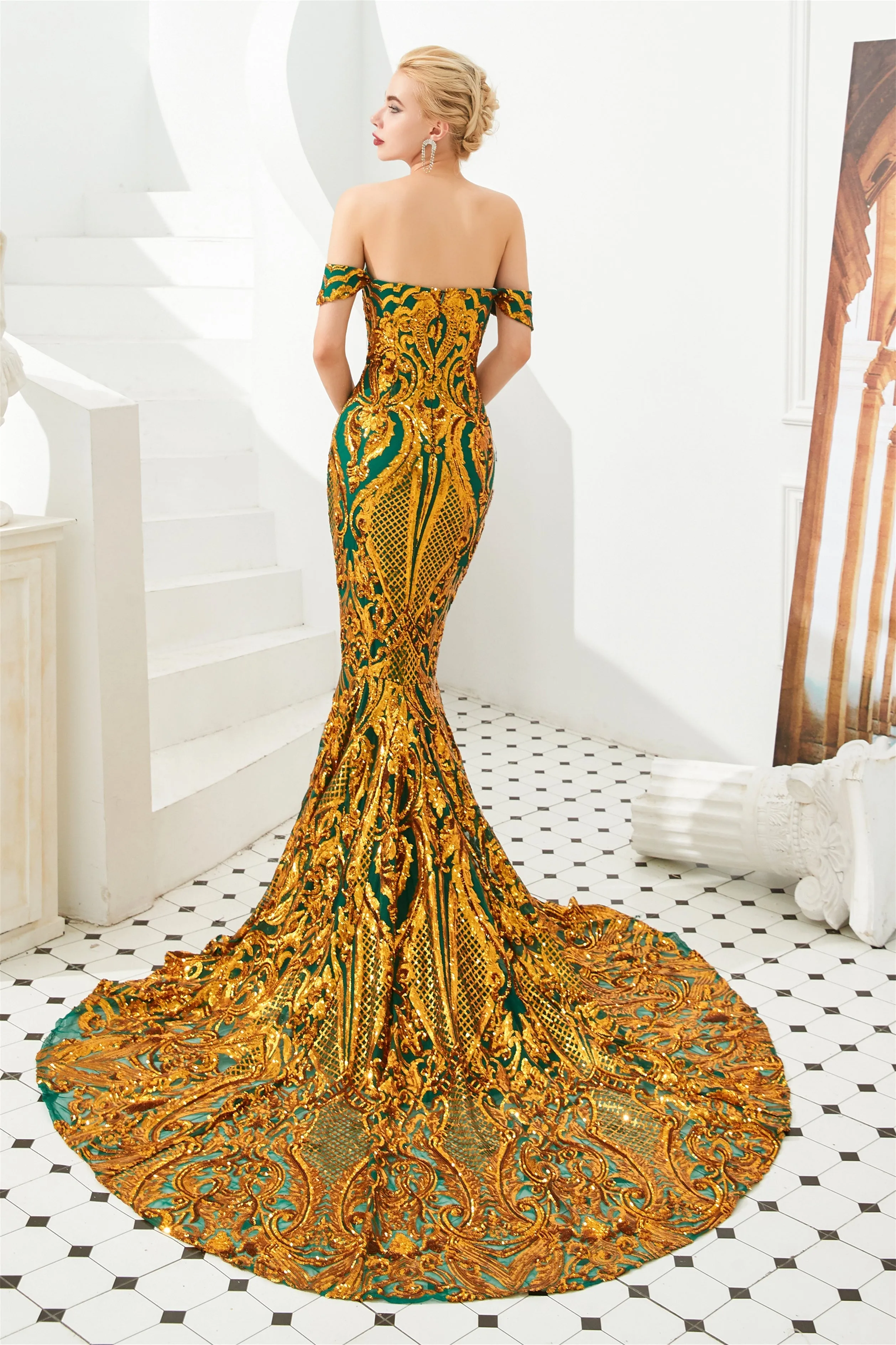 Mermaid Off-the-shoulder Sweetheart Sequined Sleeveless Backless Applique Prom Dress