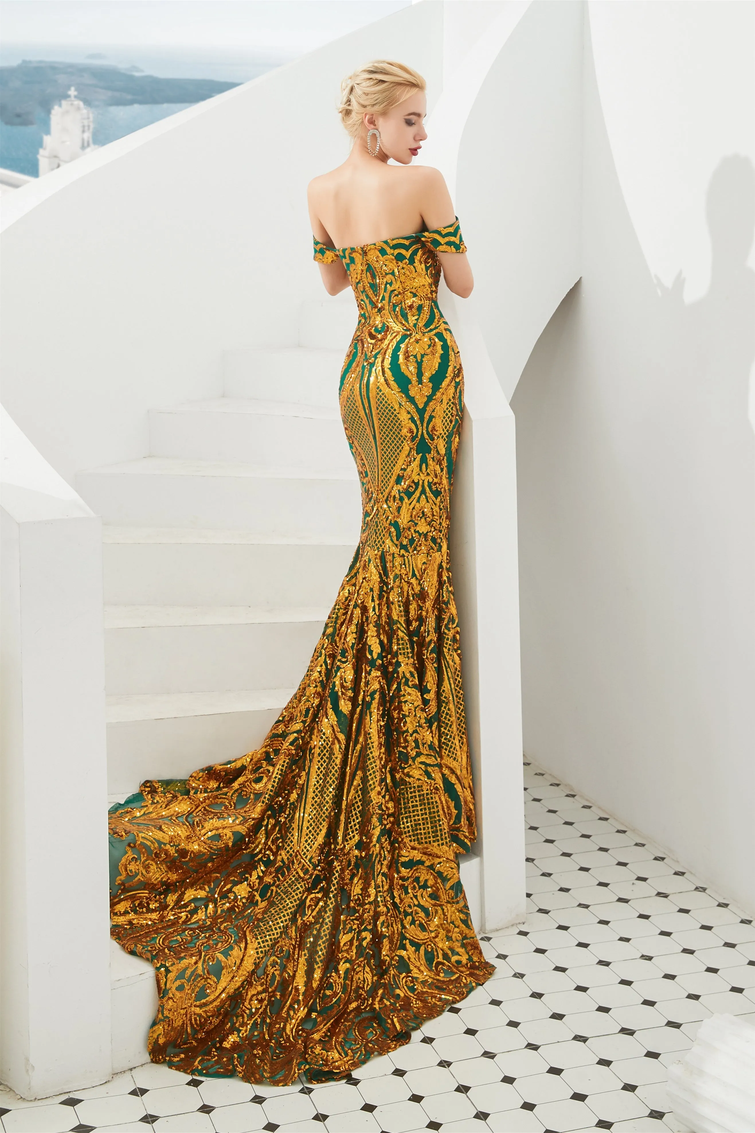 Mermaid Off-the-shoulder Sweetheart Sequined Sleeveless Backless Applique Prom Dress