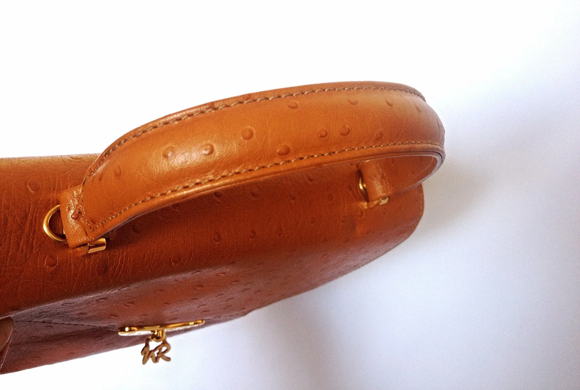 MINT. Vintage Nina Ricci tan brown ostrich-embossed leather handbag purse with golden motif at closure. Masterpiece by Maroquinerie