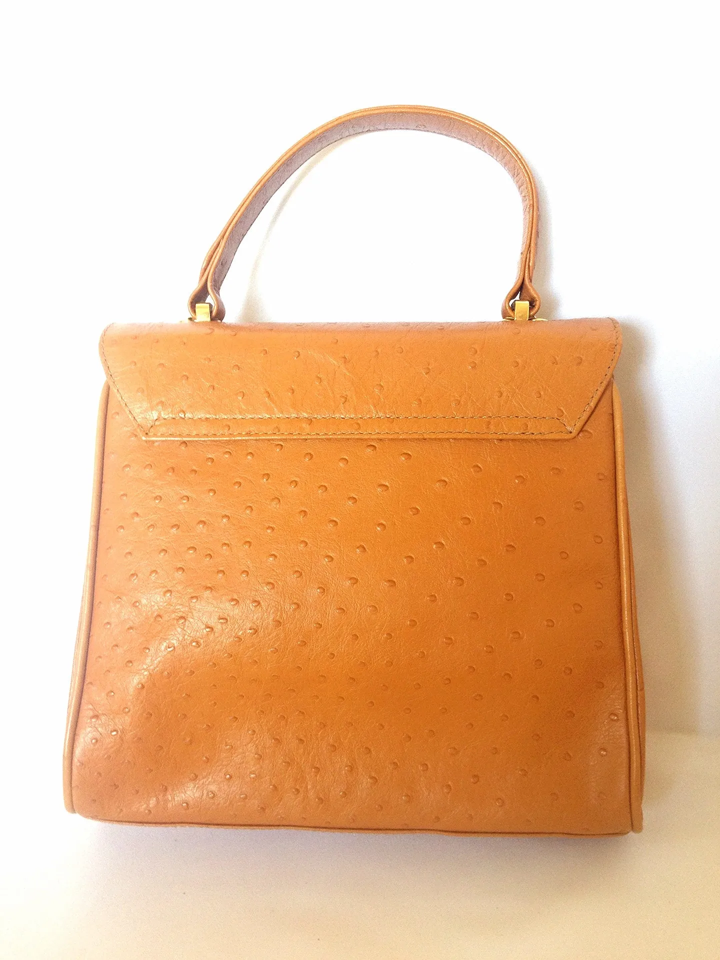 MINT. Vintage Nina Ricci tan brown ostrich-embossed leather handbag purse with golden motif at closure. Masterpiece by Maroquinerie