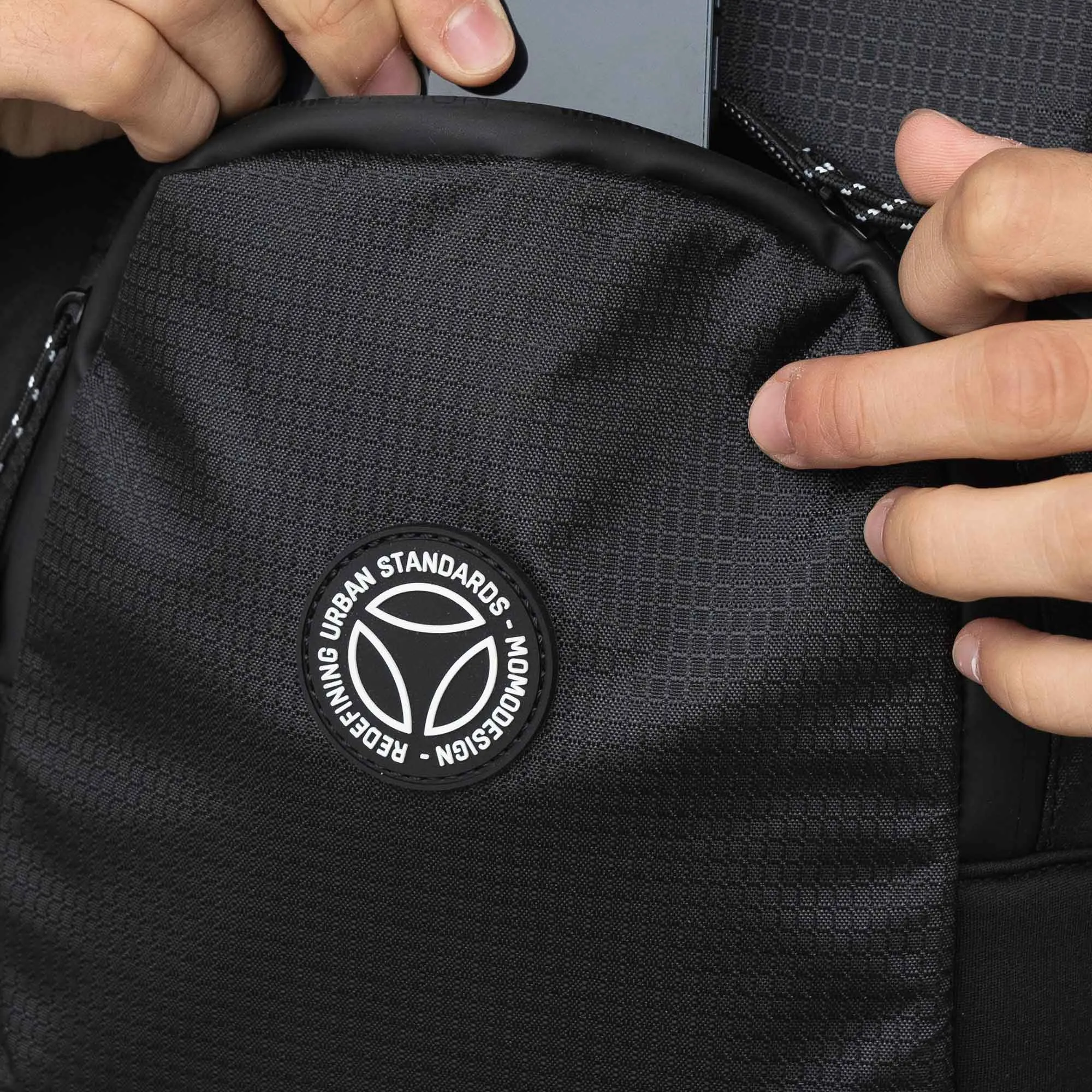 Momodesign Zaino Sportivo Adventure tasca frontale nero