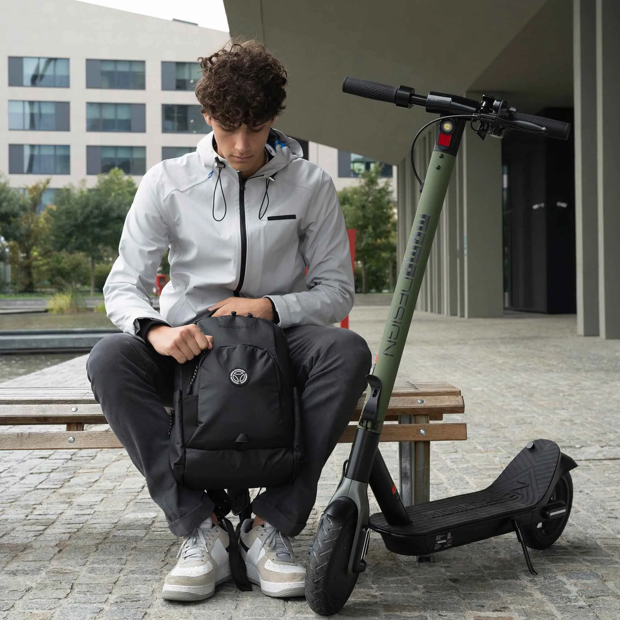 Momodesign Zaino Sportivo Adventure tasca frontale nero