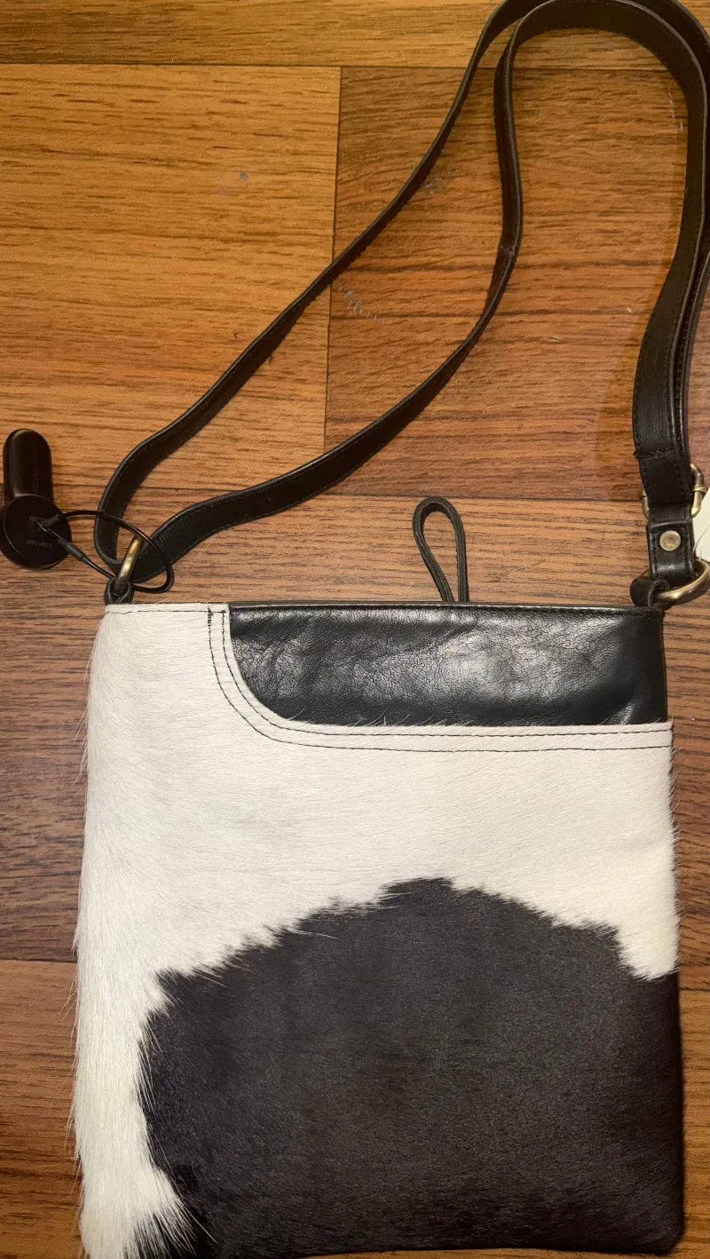 Mountain Creek Handbag Mackay Crossover Black