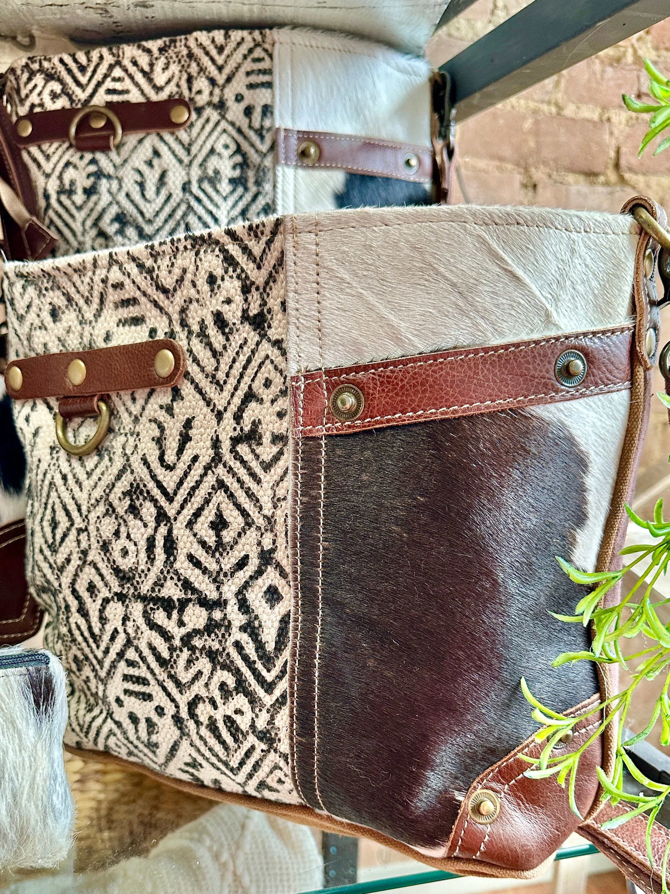 MYRA Cowhide Vintage Collection