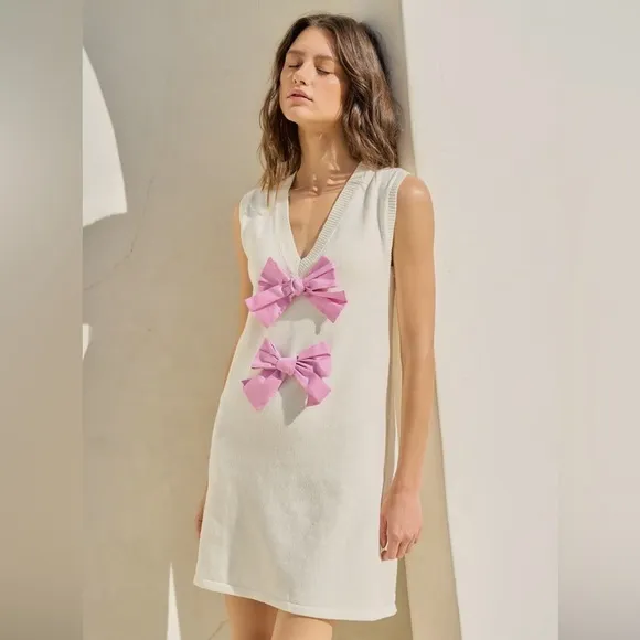 NEW The Beverly Bows Sweater Knit Dress