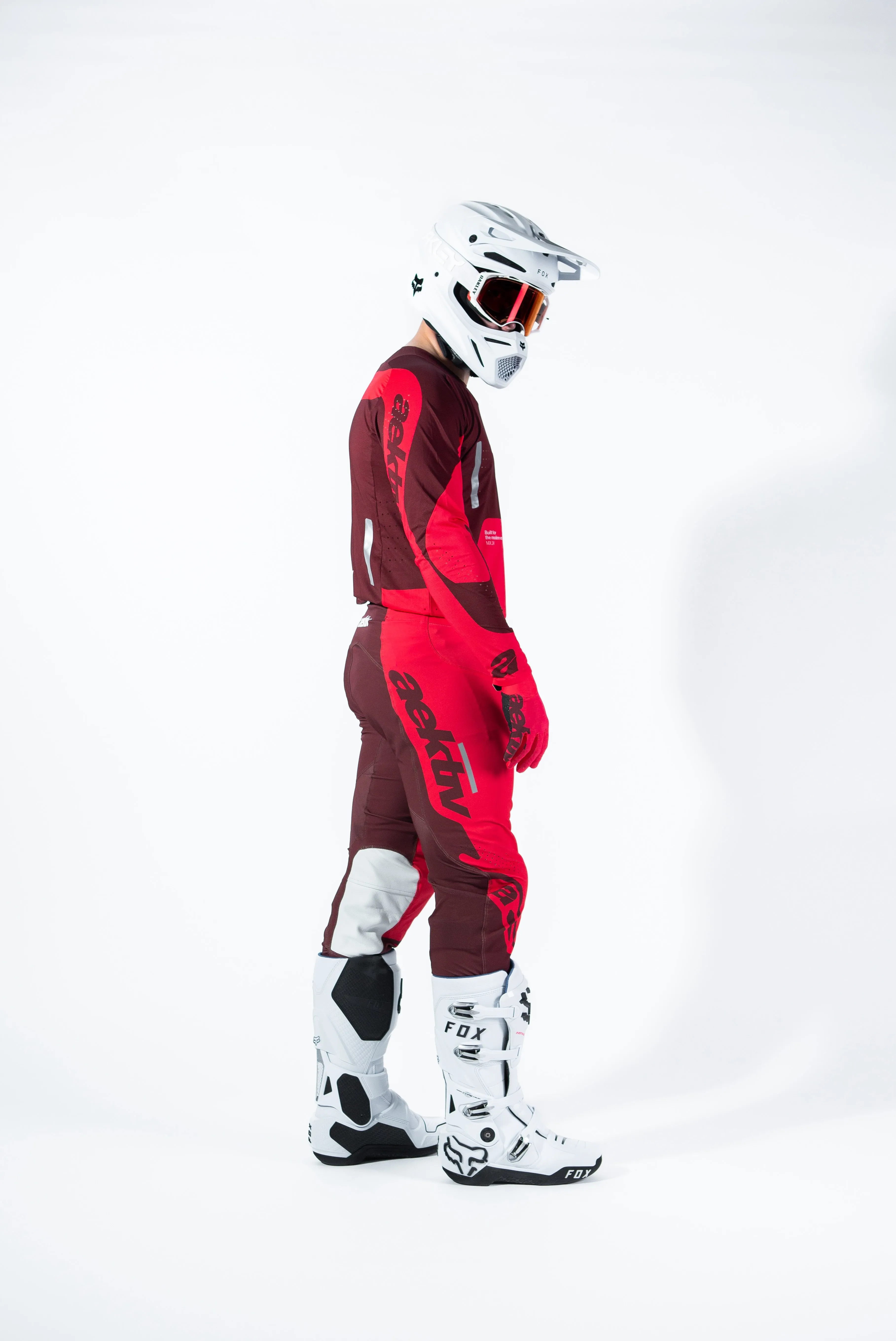 NOVA Strike Red Gloves