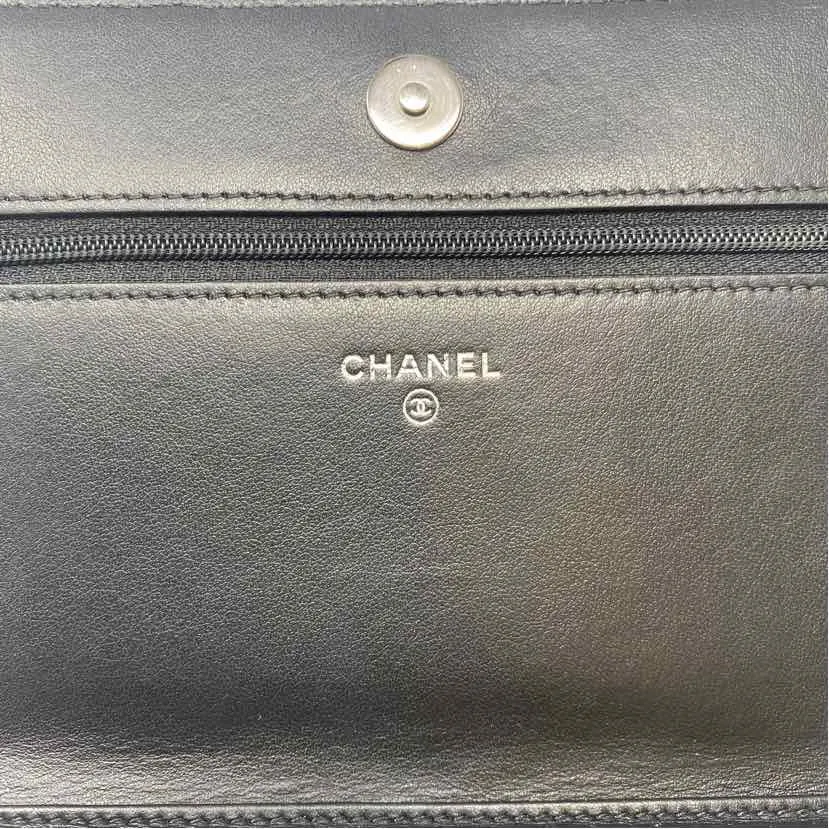 Pre-Owned Chanel Black Canvas Designer Handbag