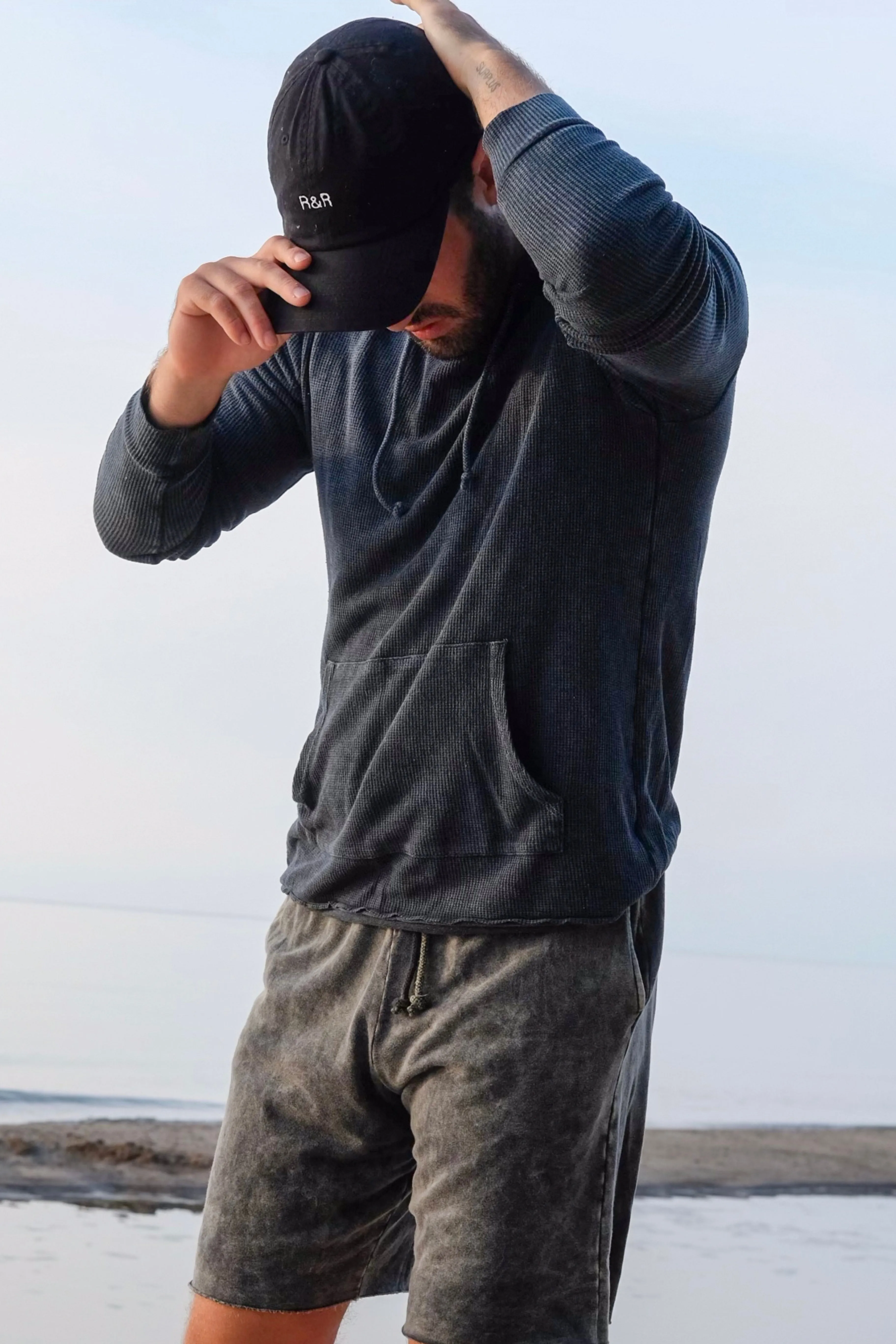 R&R SIGNATURE HAT - BLACK