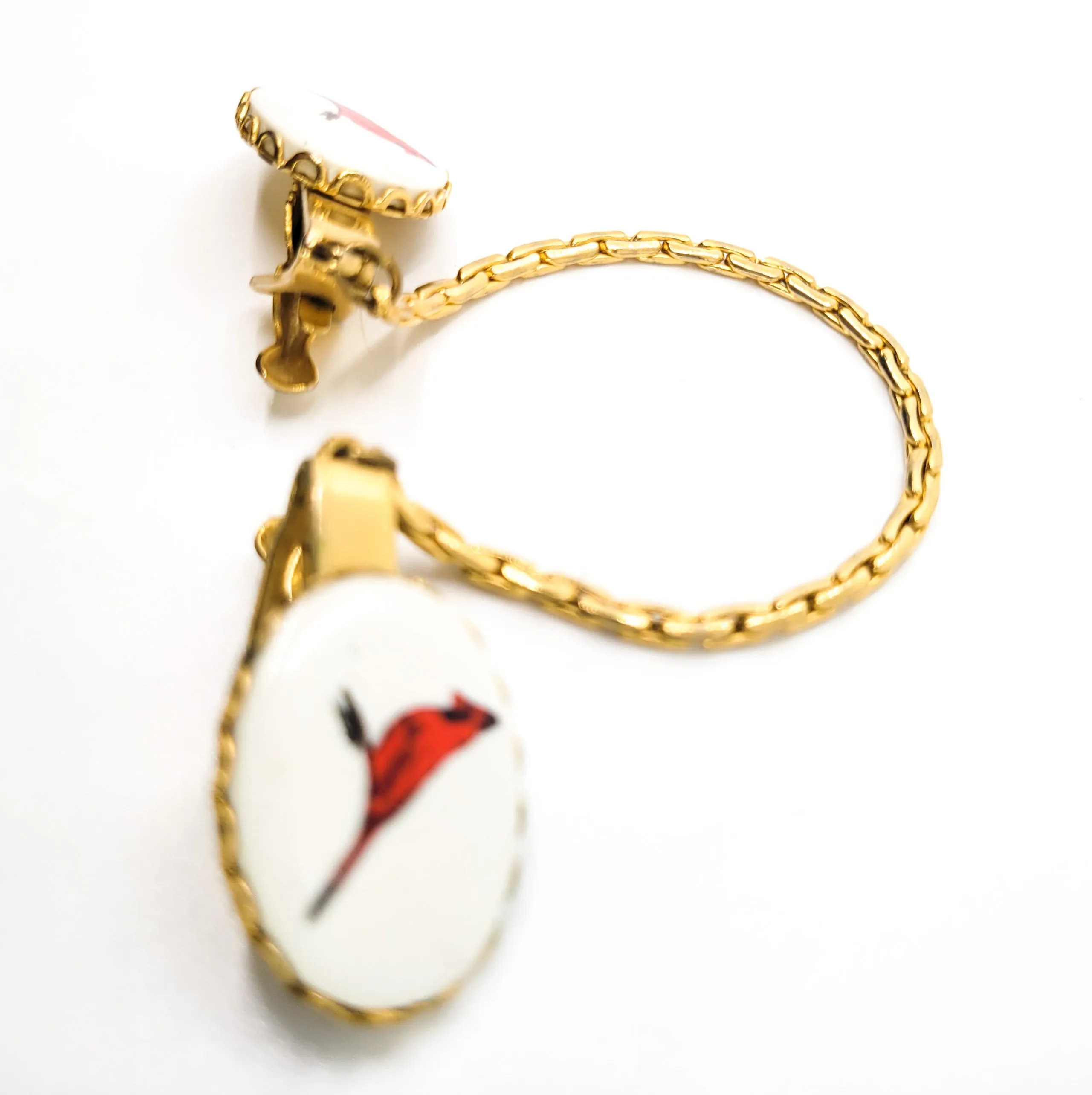 Red Cardinal vintage gold toned bird watcher sweater clips sweater gaurd
