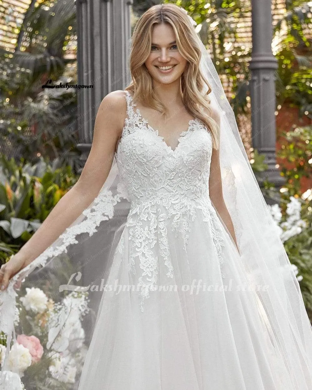 Roycebridal Elegant V-Neck Lace Top Backless Wedding Dress