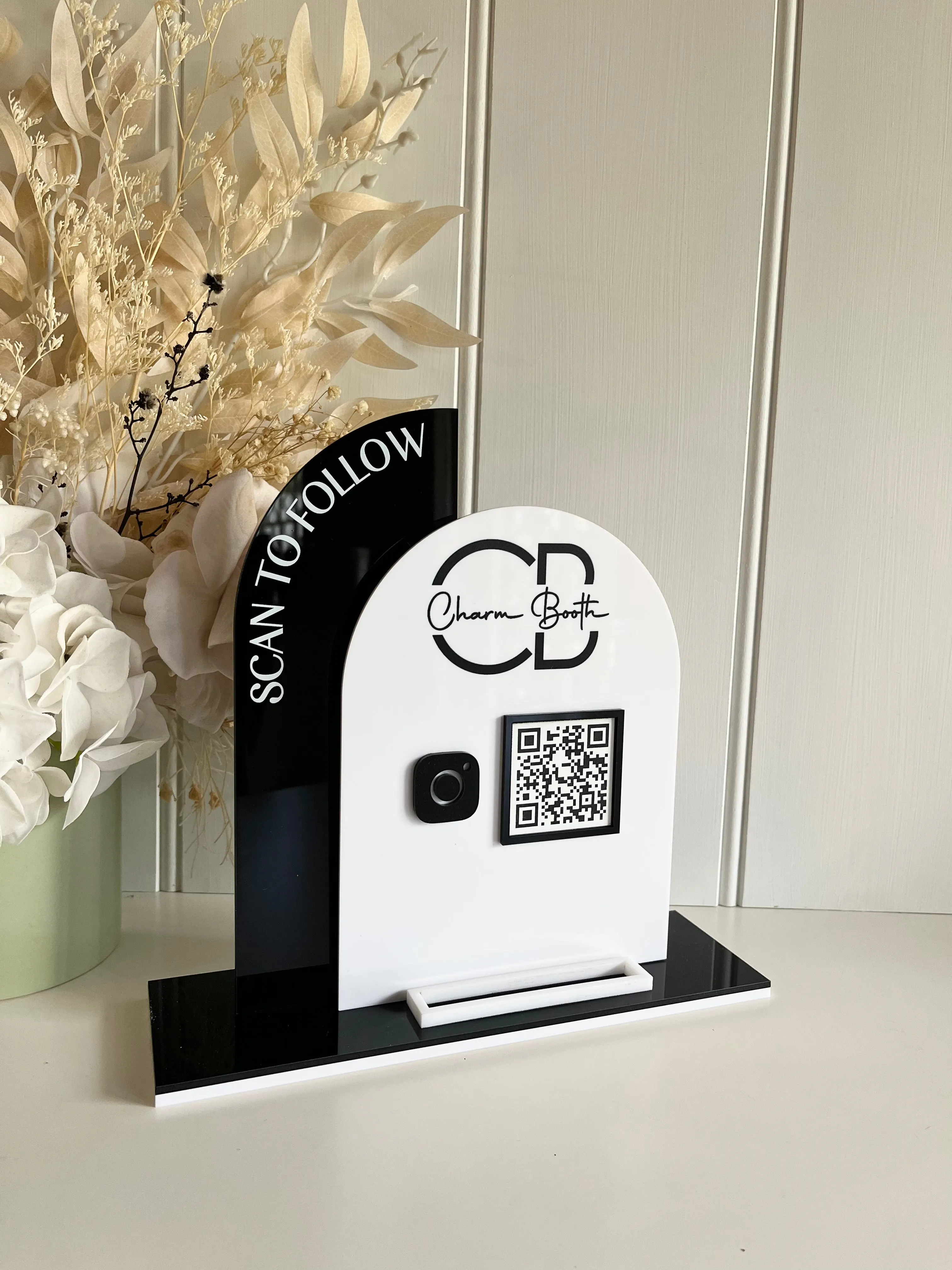 Semi   Arched Social Sign   Card Holder