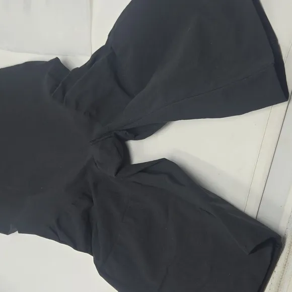 SKIMS Everday Sculpt Mid Thight Bodysuit Onyx