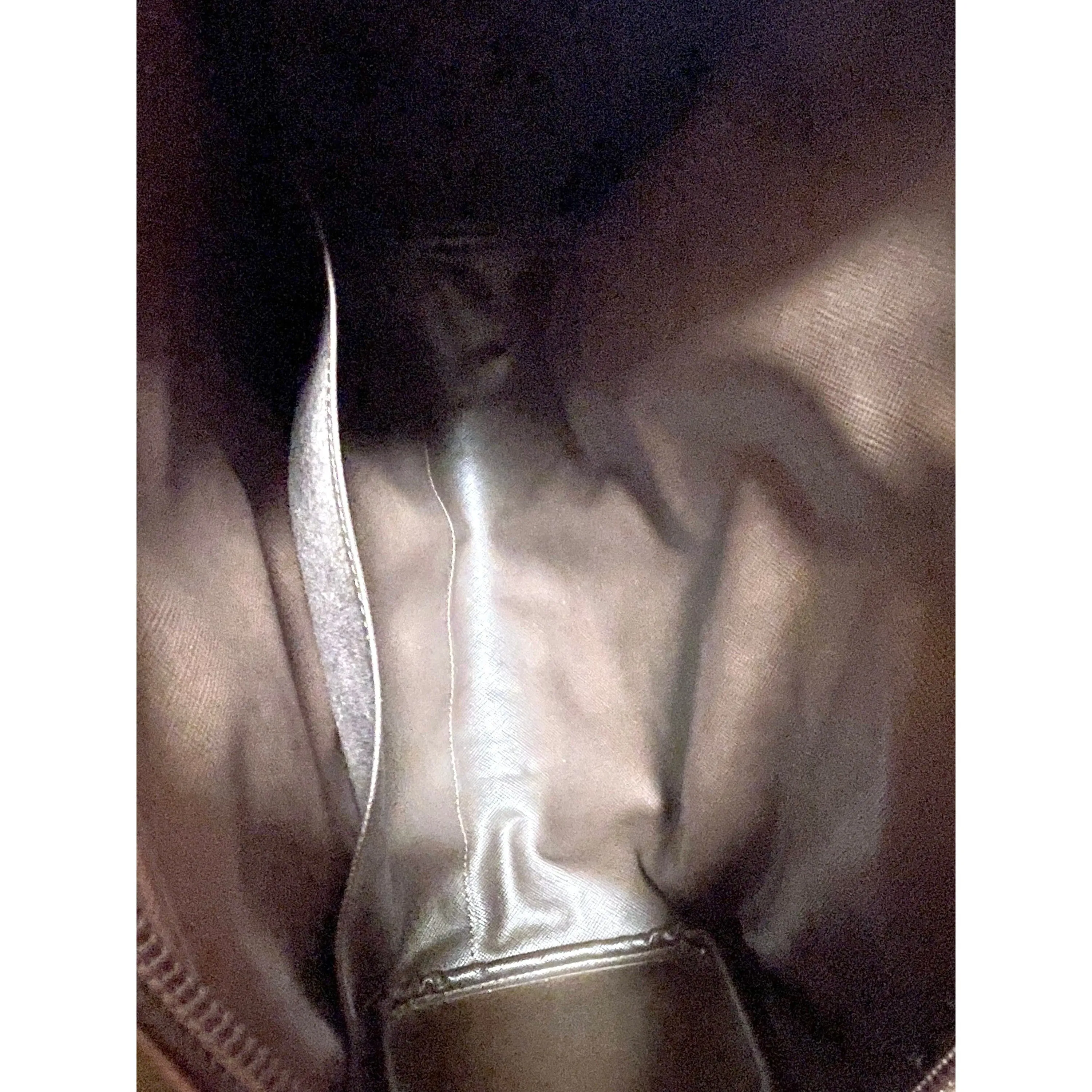 Vintage Burberry classic khaki nova check speedy bag style handbag, duffle bag with brown leather trimmings. Classic handbag. 060312ac2