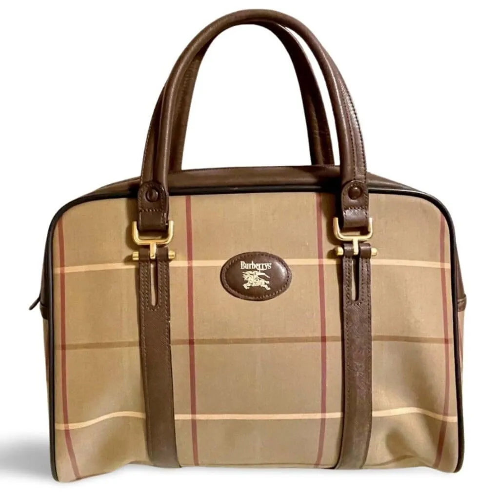 Vintage Burberry classic khaki nova check speedy bag style handbag, duffle bag with brown leather trimmings. Classic handbag. 060312ac2